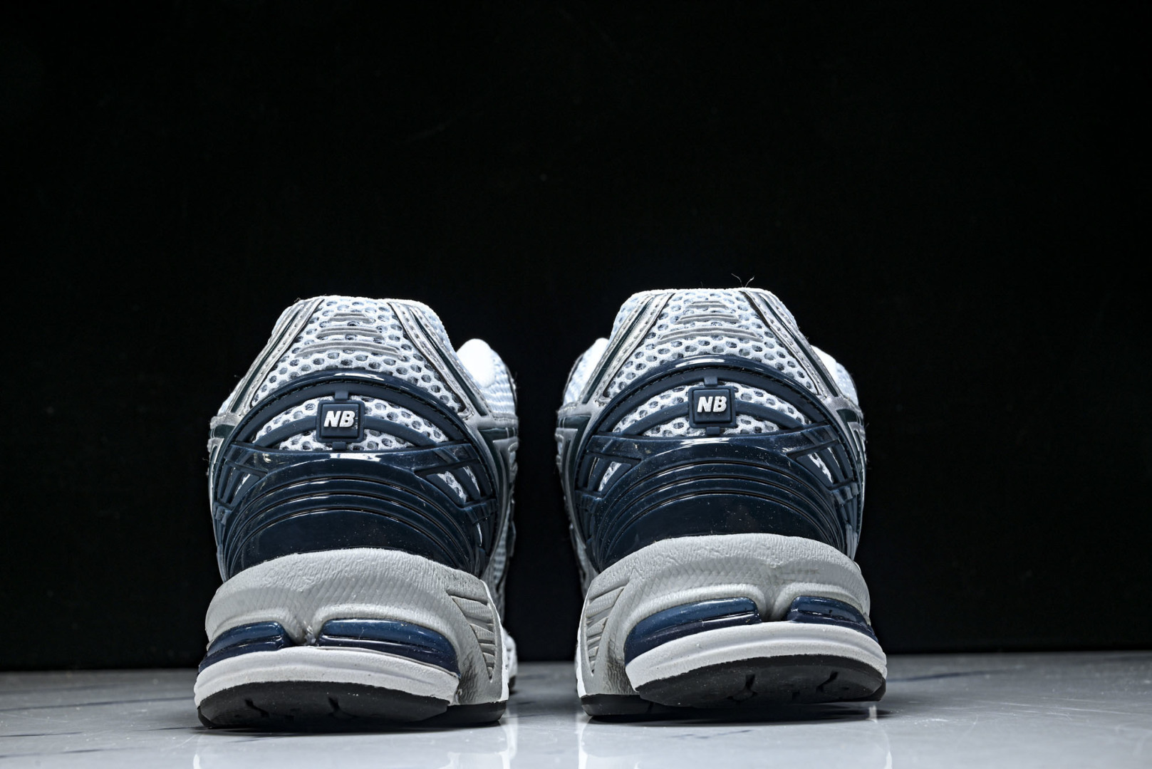 New Balance U1906系列 拼接网面透气跑步鞋运动鞋银白色 U1906RCE 尺码：36 3