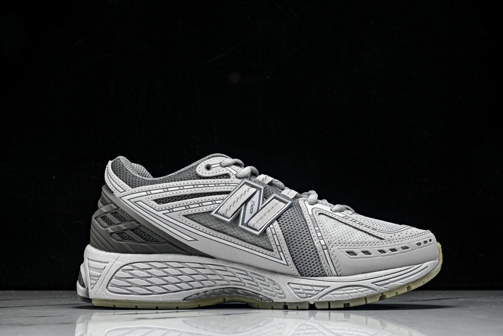 New Balance U1906系列 拼接网面透气跑步鞋运动鞋银白色 U1906RNY 尺码：36 3