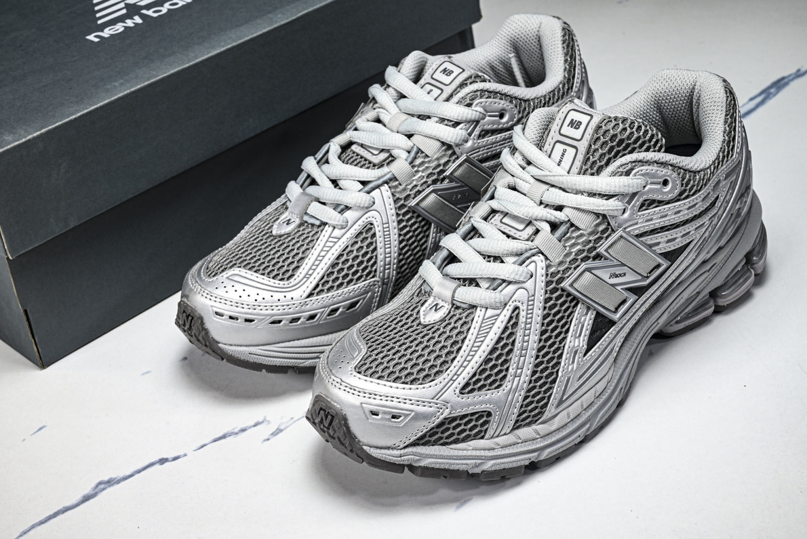 New Balance U1906系列 拼接网面透气跑步鞋运动鞋银灰 M1906REH 尺码：36 37