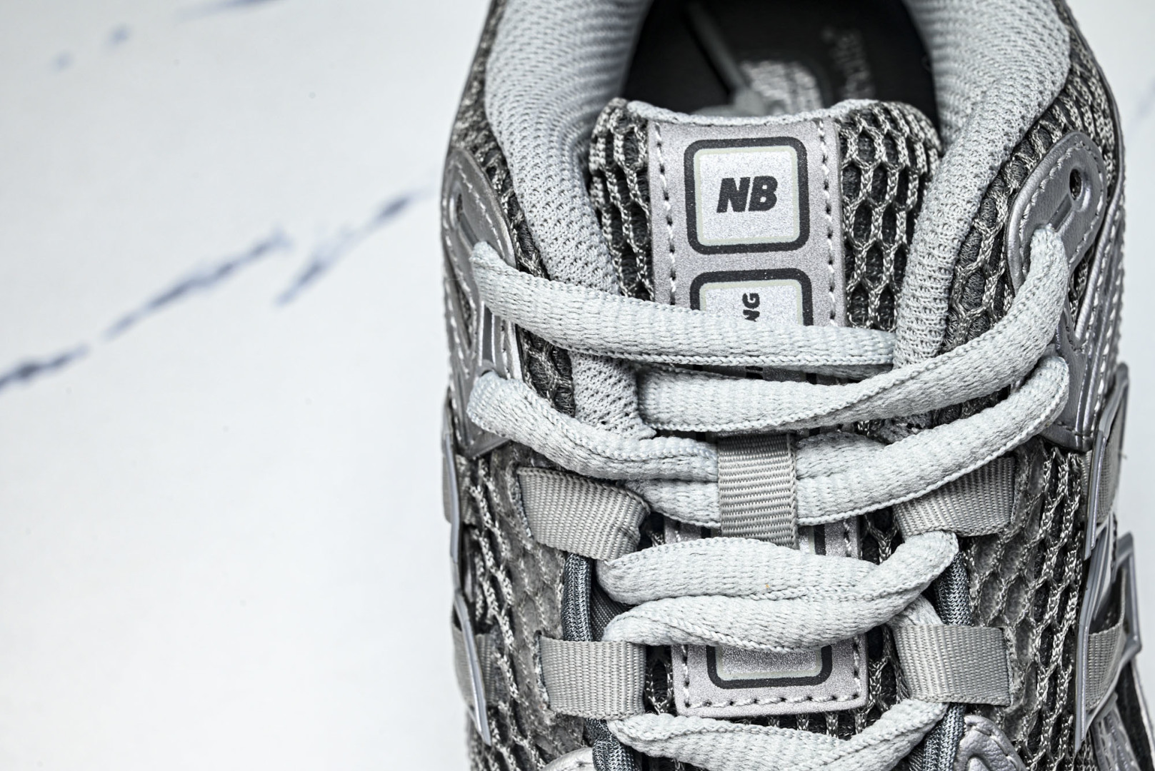 New Balance U1906系列 拼接网面透气跑步鞋运动鞋银灰 M1906REH 尺码：36 37