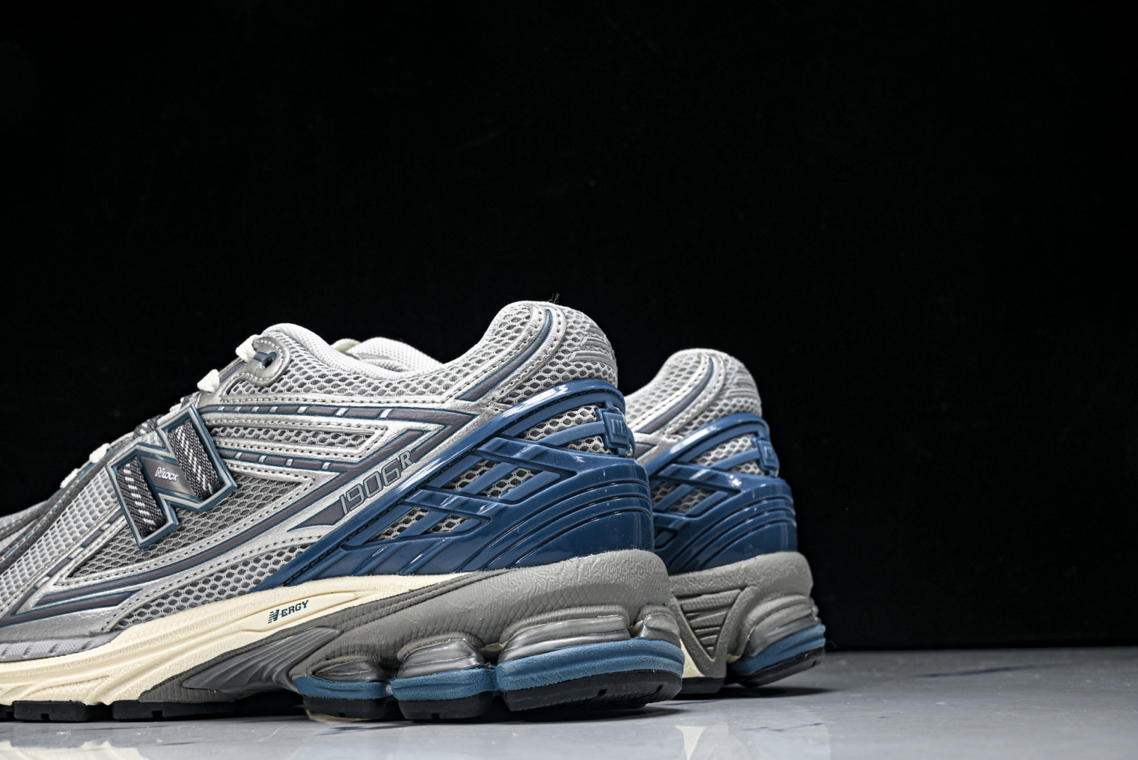 New Balance U1906系列 拼接网面透气跑步鞋运动鞋银灰蓝 M1906REO 尺码：36 3
