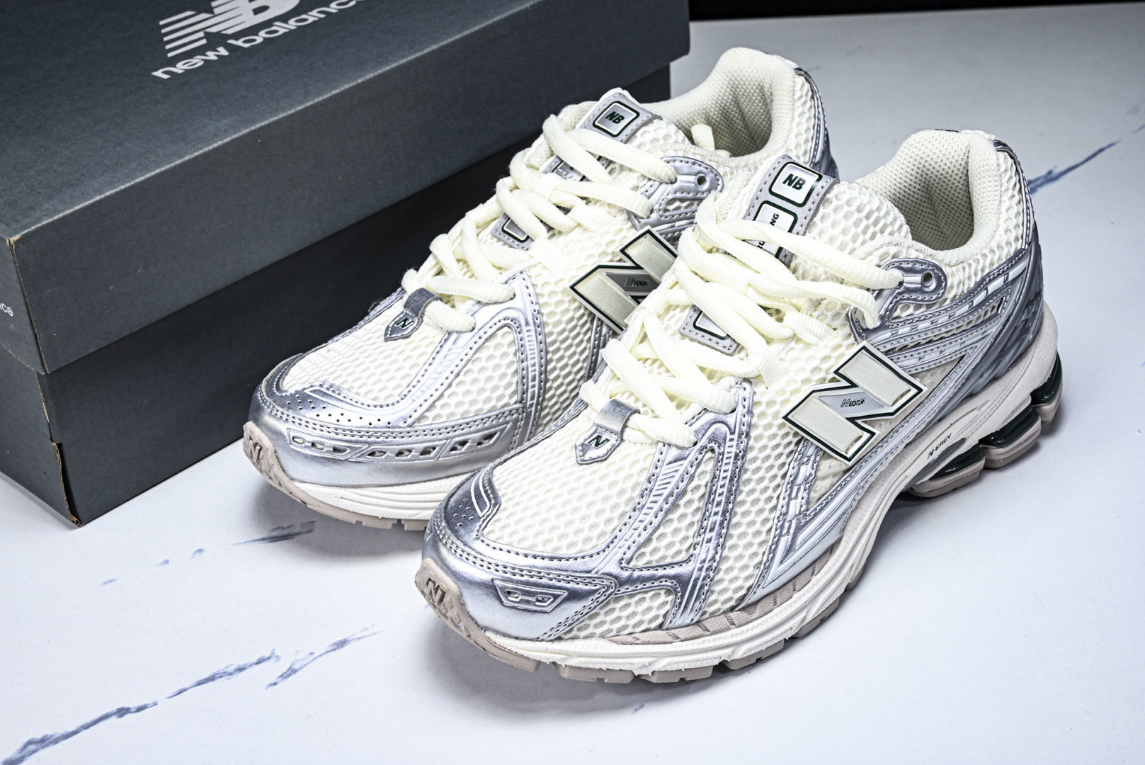 New Balance U1906系列 拼接网面透气跑步鞋运动鞋银灰色 M19O6REE 尺码：36 3