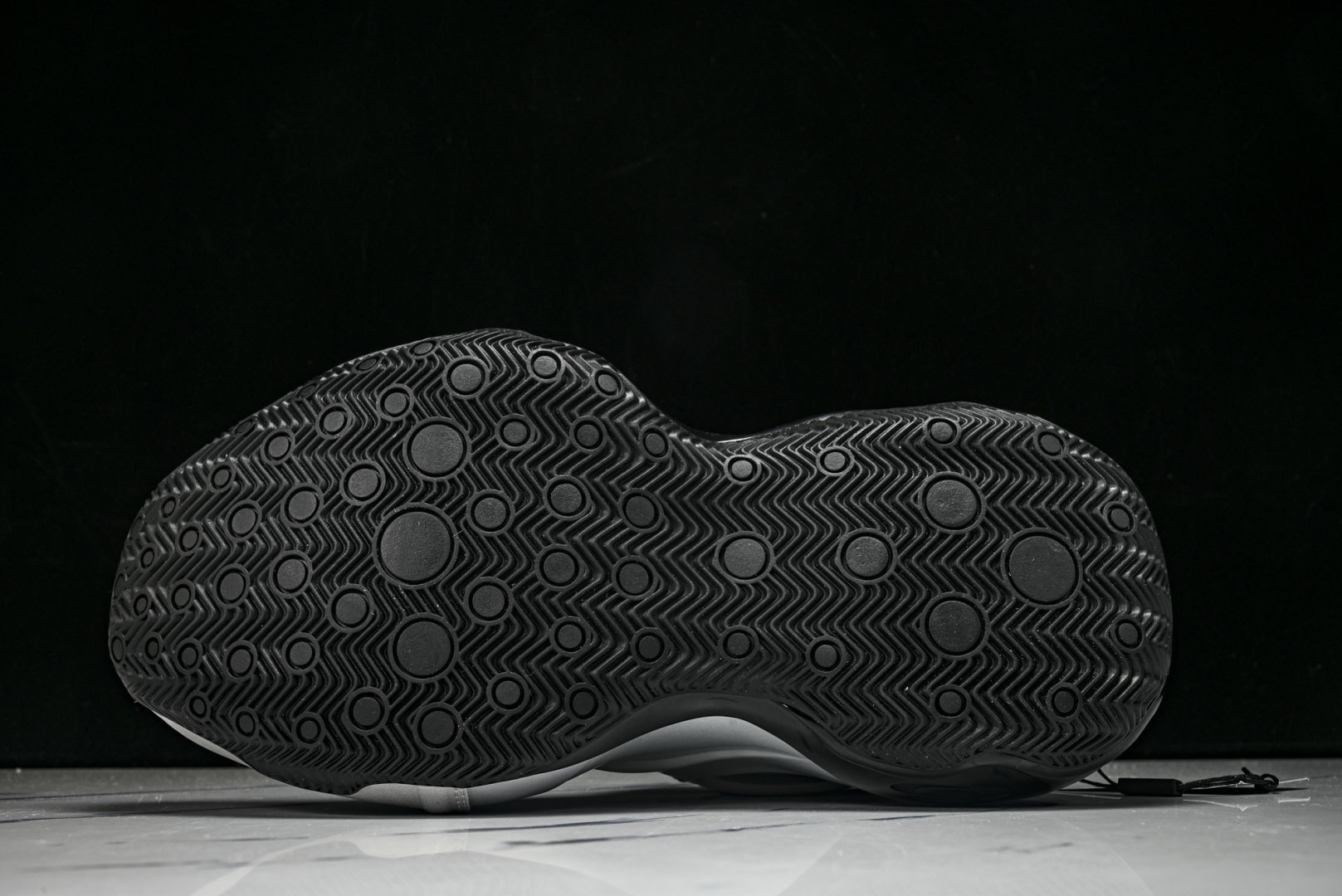 巴黎 尺码:35-46纯原版出品巴黎世家篮球鞋男士缓震支撑贴合防滑 黑银色 WBKBM8010 YZ00