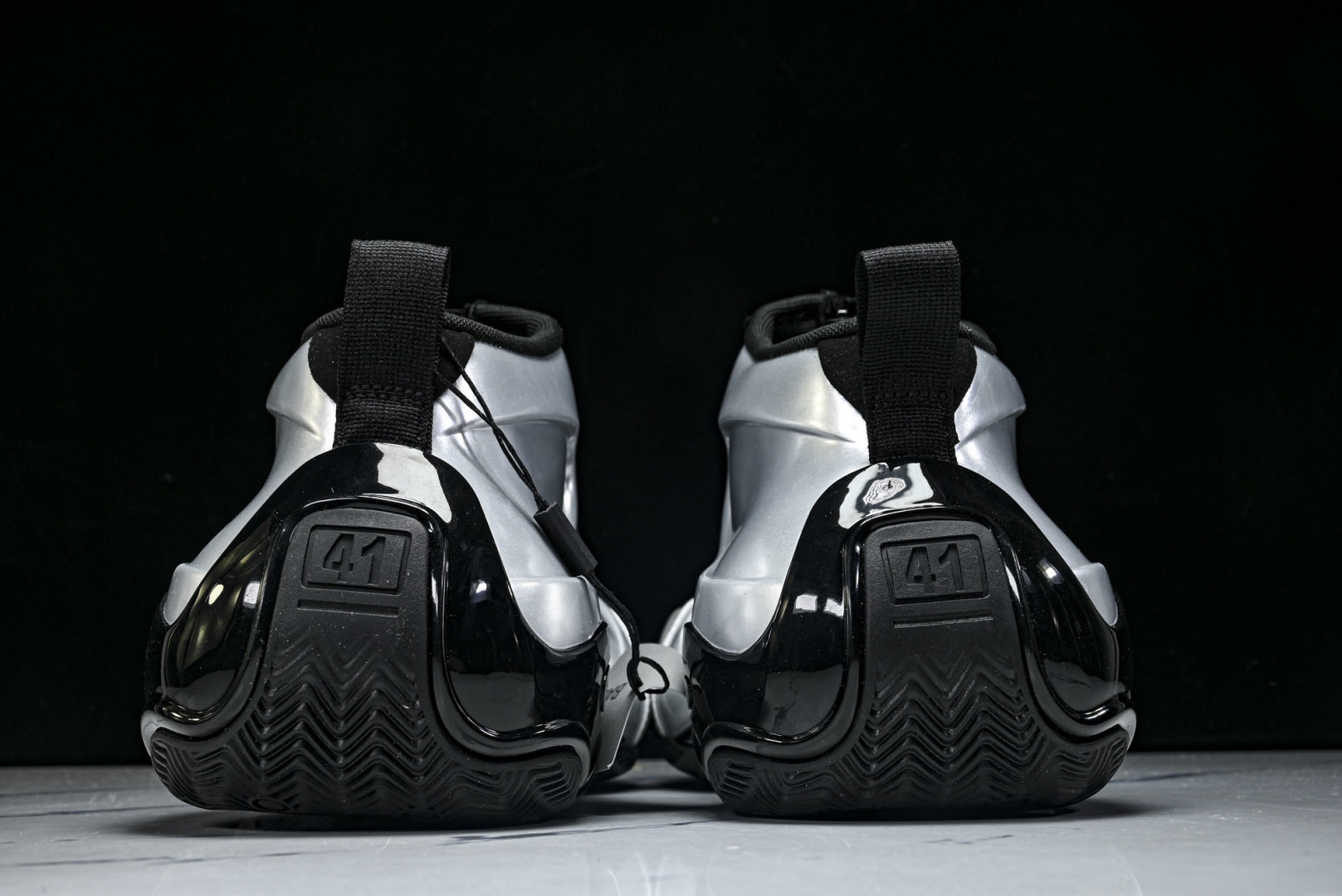 巴黎 尺码:35-46纯原版出品巴黎世家篮球鞋男士缓震支撑贴合防滑 黑银色 WBKBM8010 YZ00