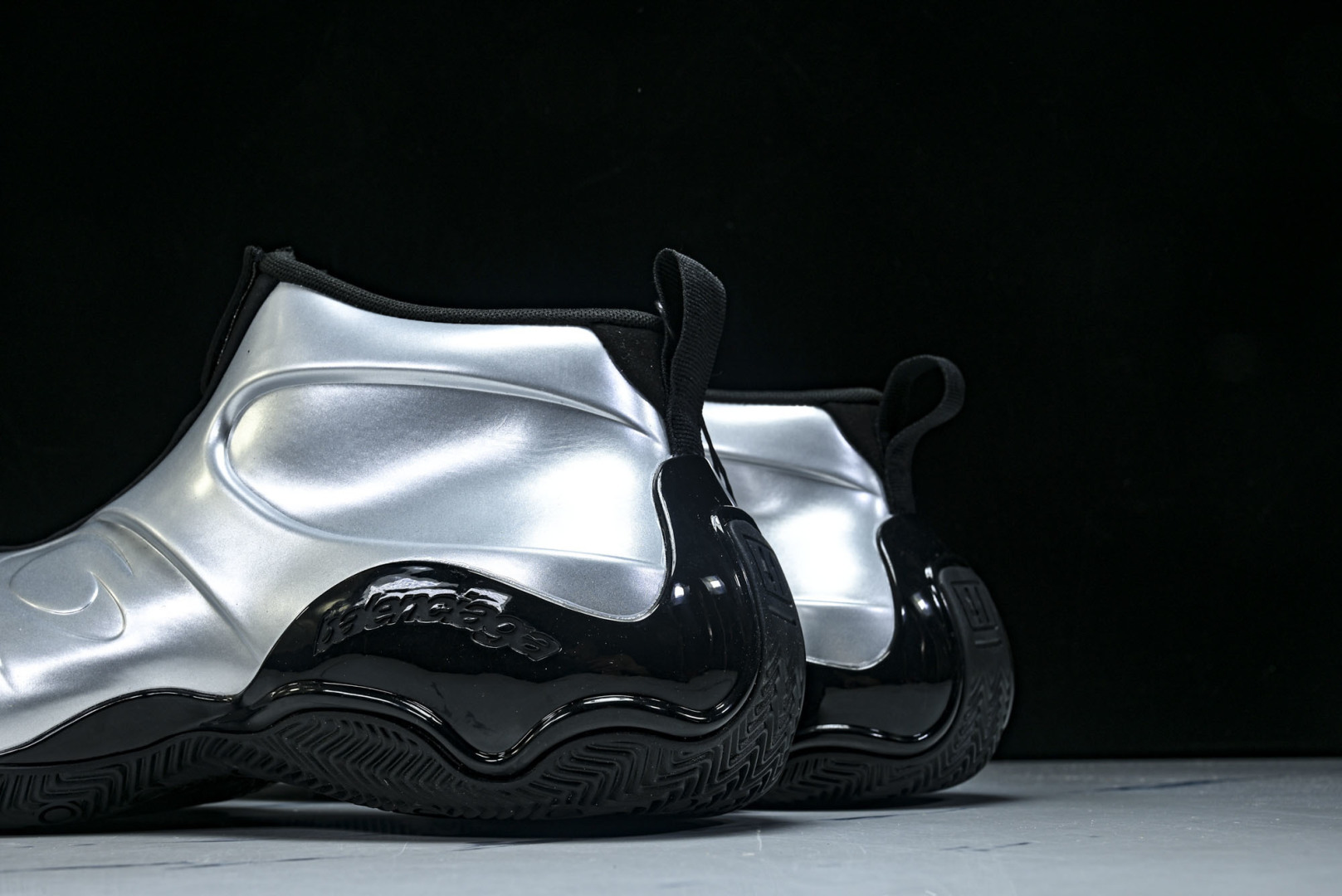 巴黎 尺码:35-46纯原版出品巴黎世家篮球鞋男士缓震支撑贴合防滑 黑银色 WBKBM8010 YZ00