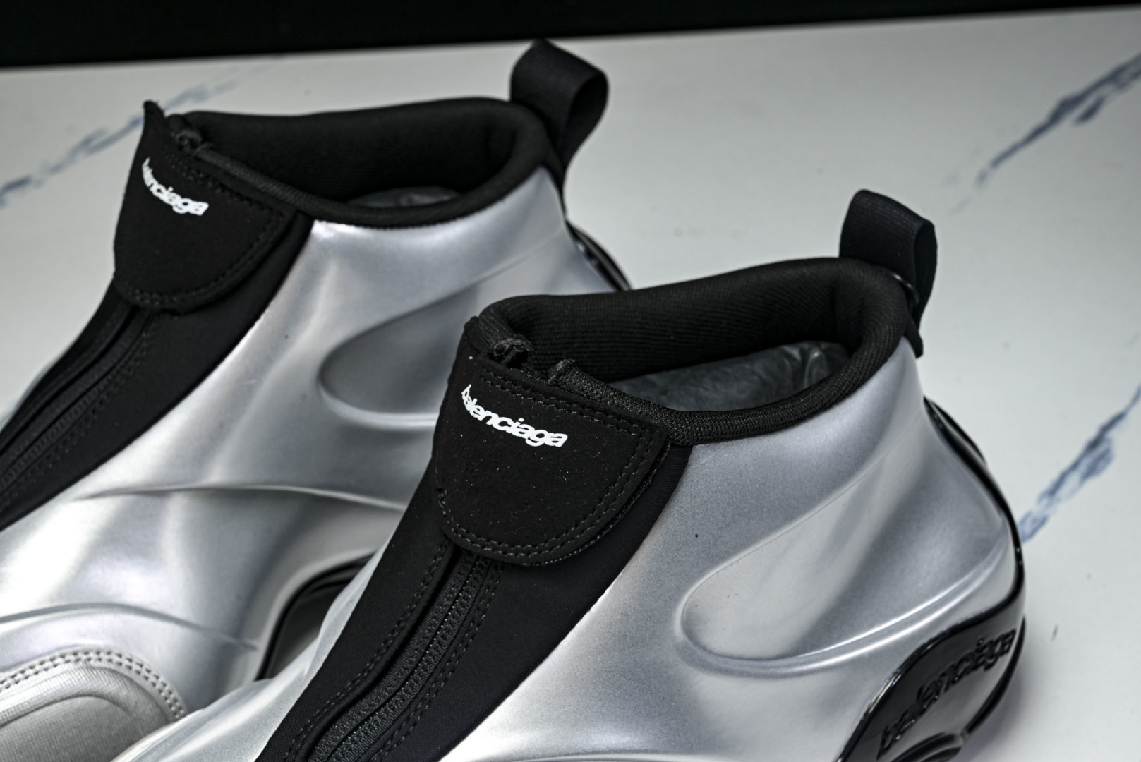 巴黎 尺码:35-46纯原版出品巴黎世家篮球鞋男士缓震支撑贴合防滑 黑银色 WBKBM8010 YZ00