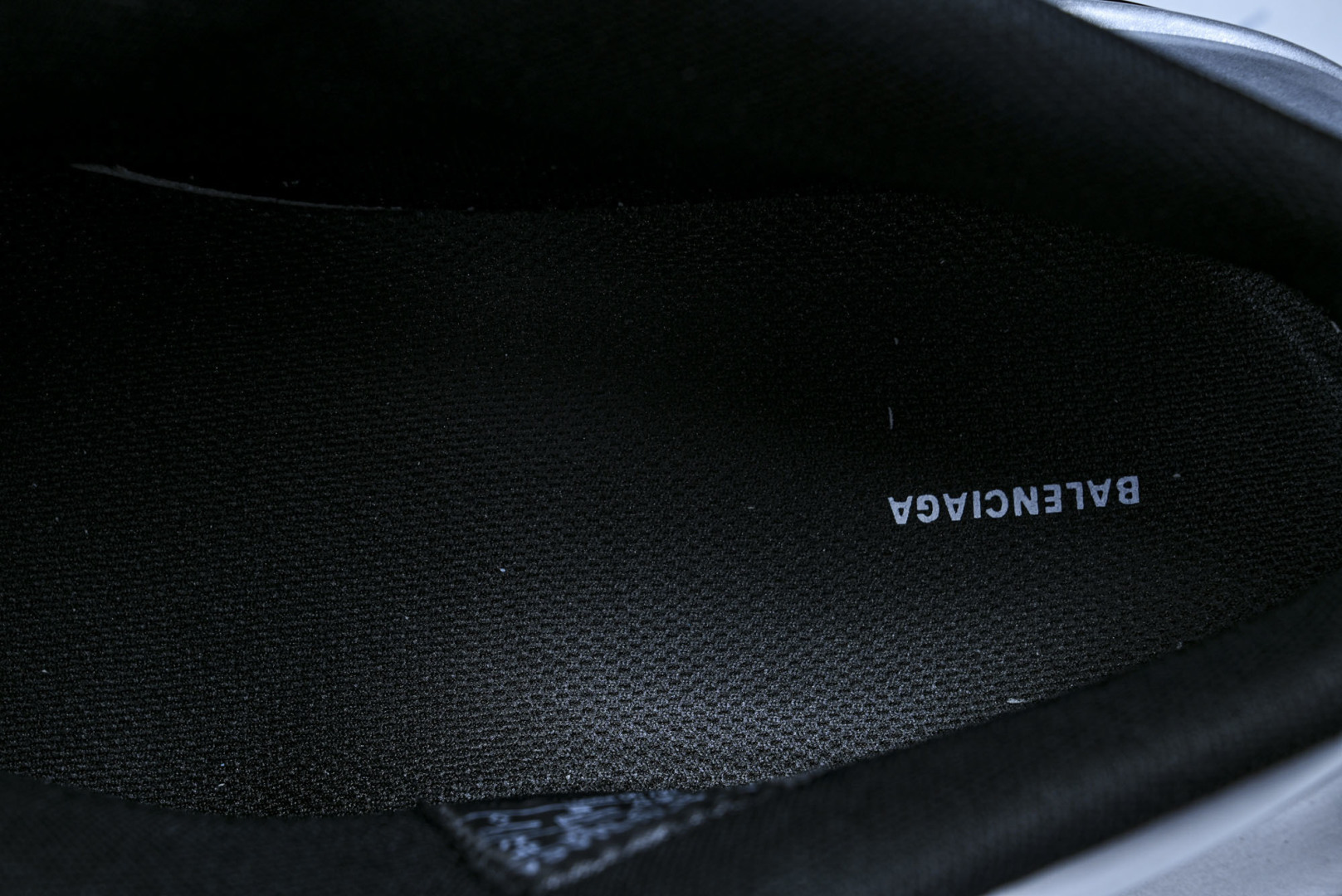 巴黎 尺码:35-46纯原版出品巴黎世家篮球鞋男士缓震支撑贴合防滑 黑银色 WBKBM8010 YZ00