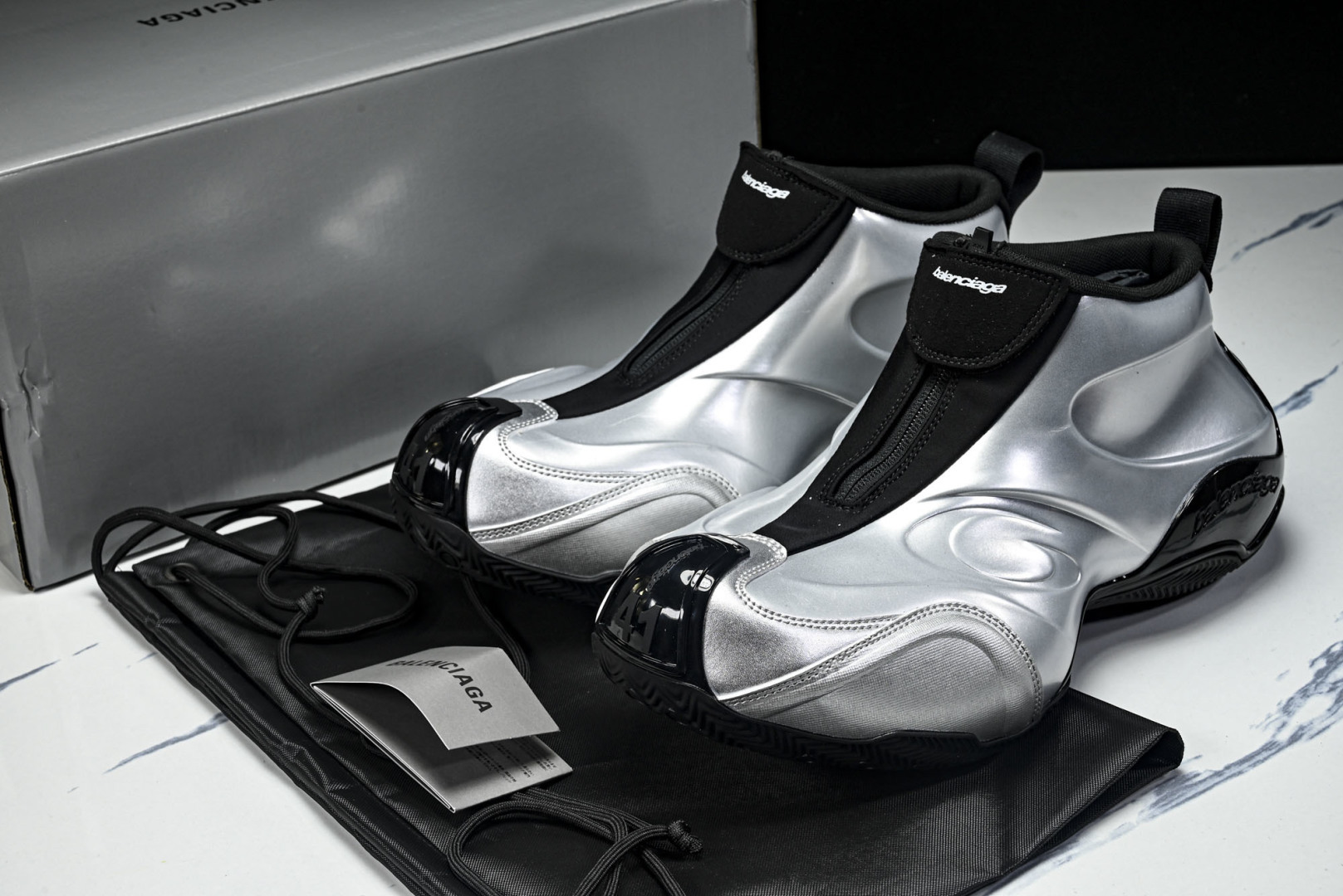 巴黎 尺码:35-46纯原版出品巴黎世家篮球鞋男士缓震支撑贴合防滑 黑银色 WBKBM8010 YZ00