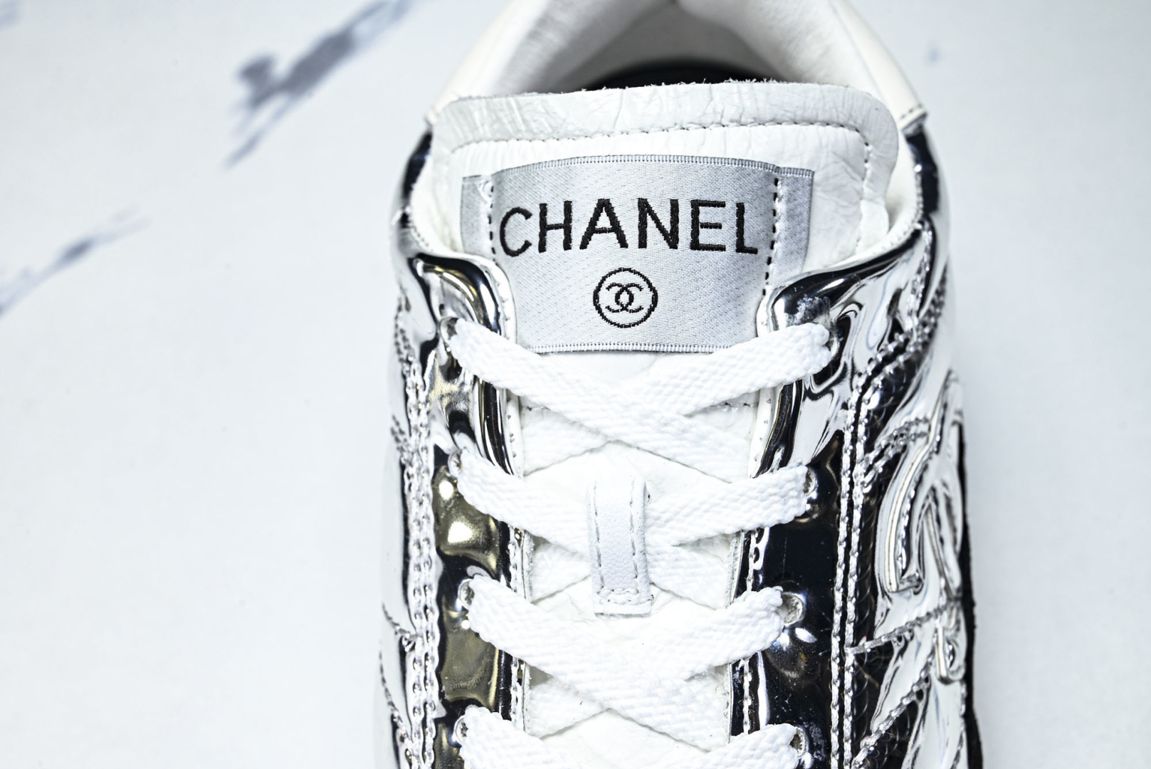 香奈儿 尺码35-40纯原版出品-chanel香奈儿女鞋25n 白银黑边色亮面系带德训运动鞋 YZ024
