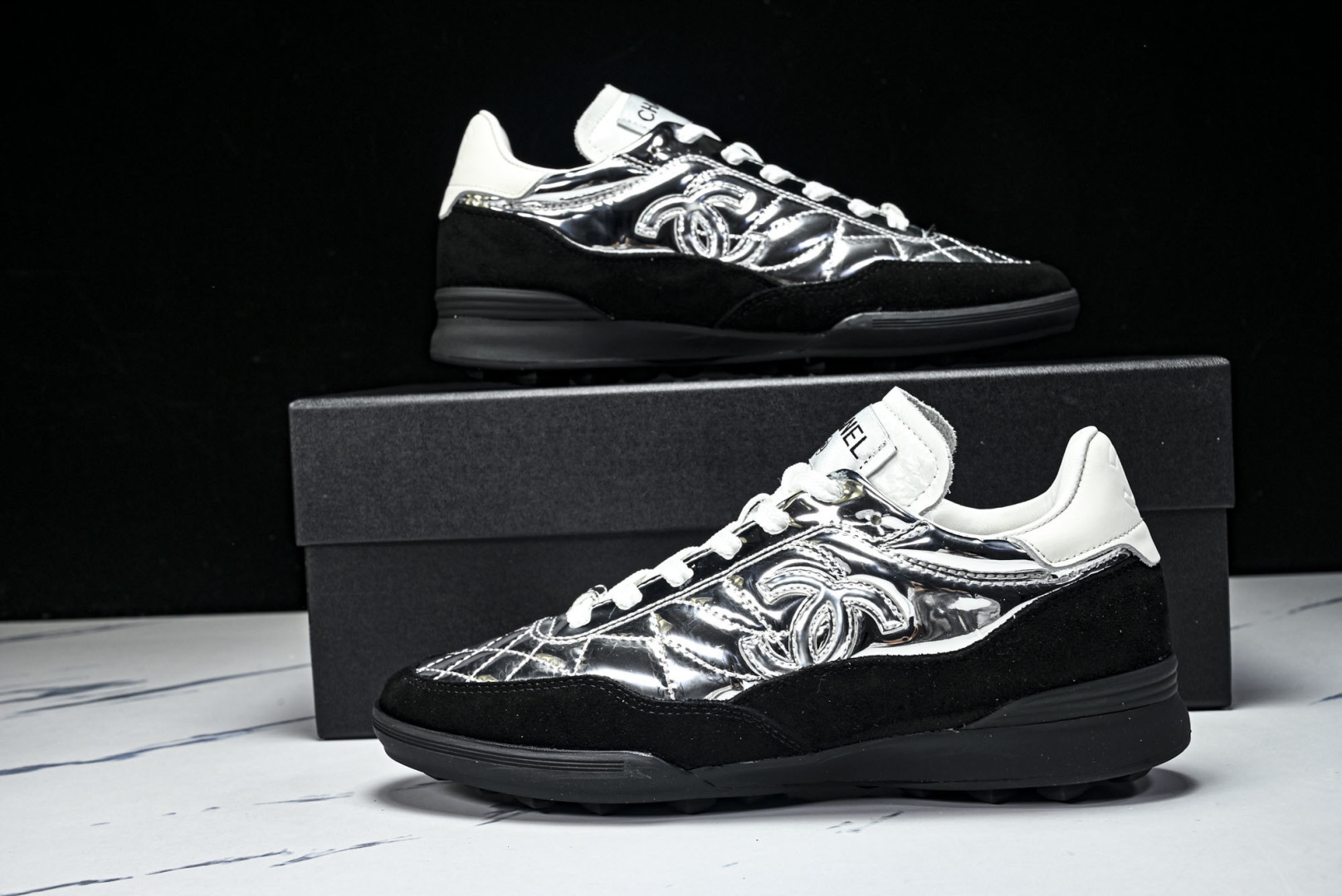 香奈儿 尺码35-40纯原版出品-chanel香奈儿女鞋25n 白银黑边色亮面系带德训运动鞋 YZ024