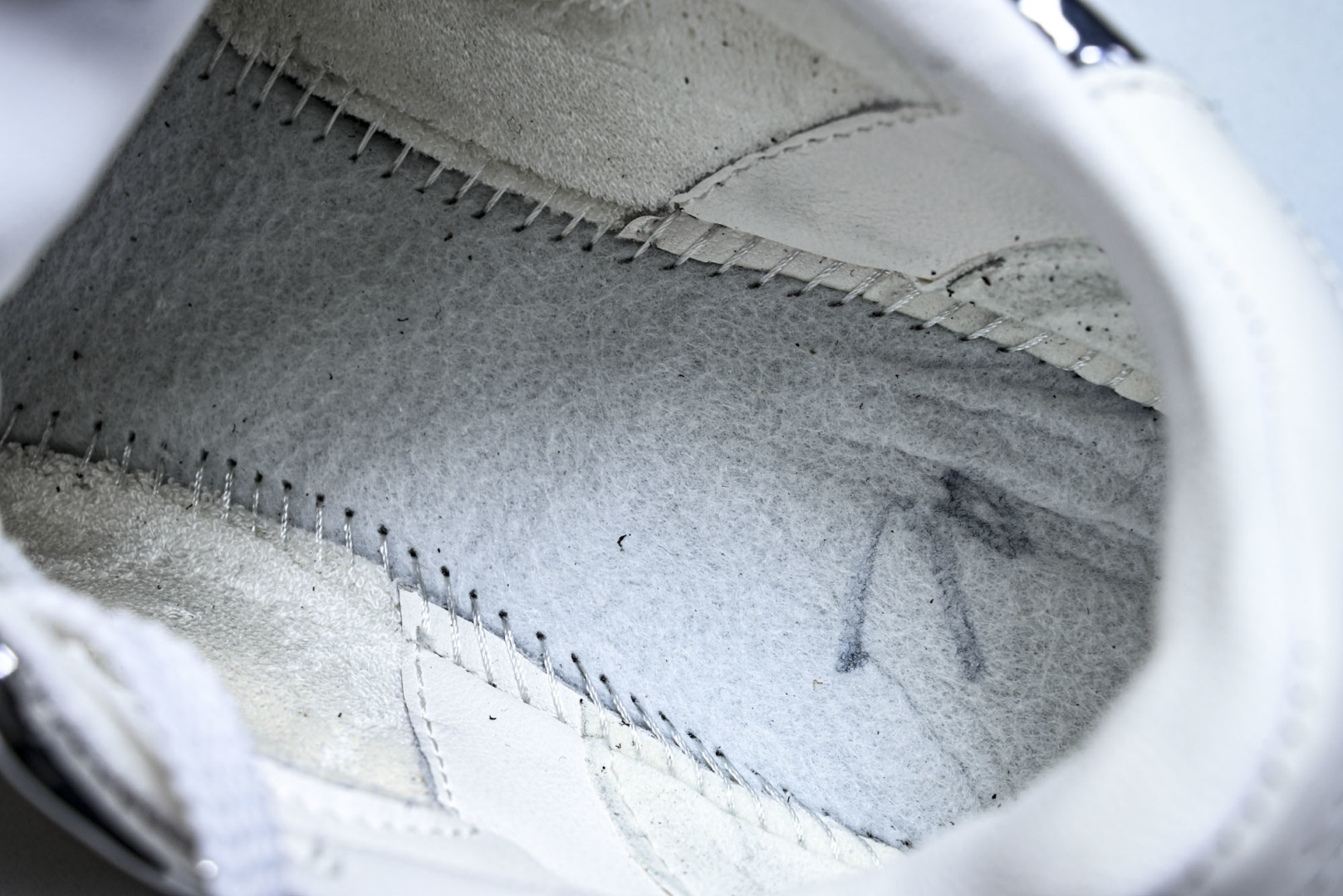 香奈儿 尺码35-40纯原版出品-chanel香奈儿女鞋25n 白银黑边色亮面系带德训运动鞋 YZ024