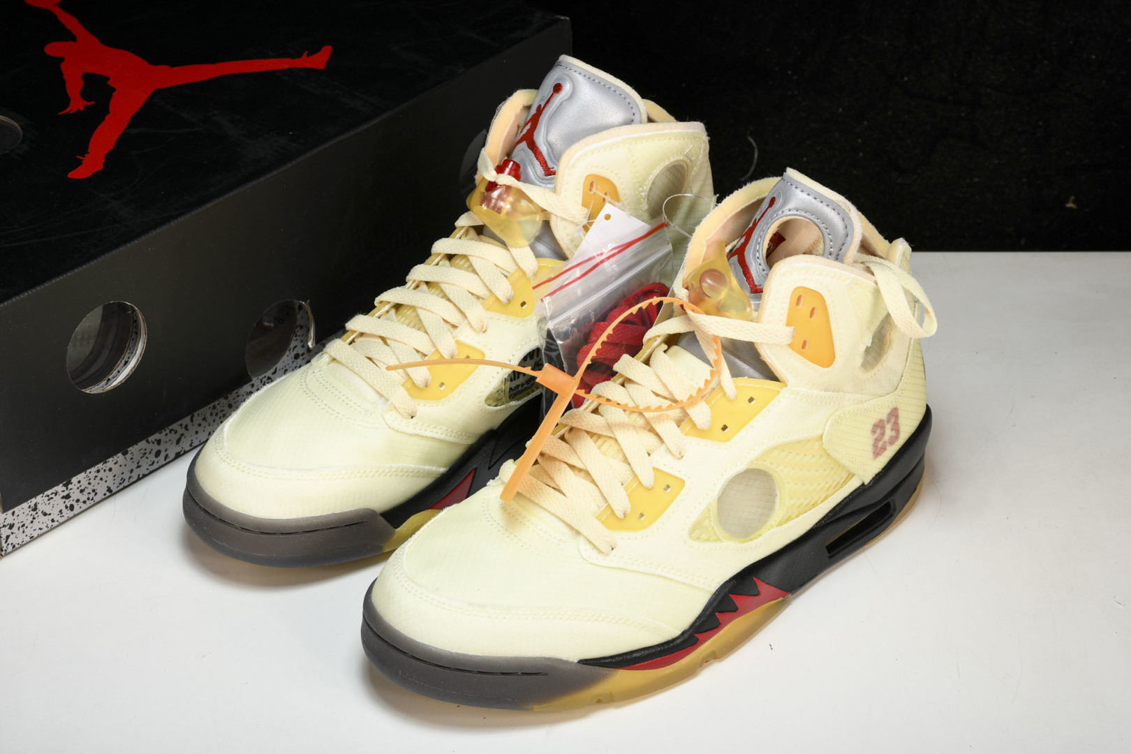 AJ5 尺码40.5-47.5纯原版出品-OFF-WHITE x Air Jordan AJ5 Retr