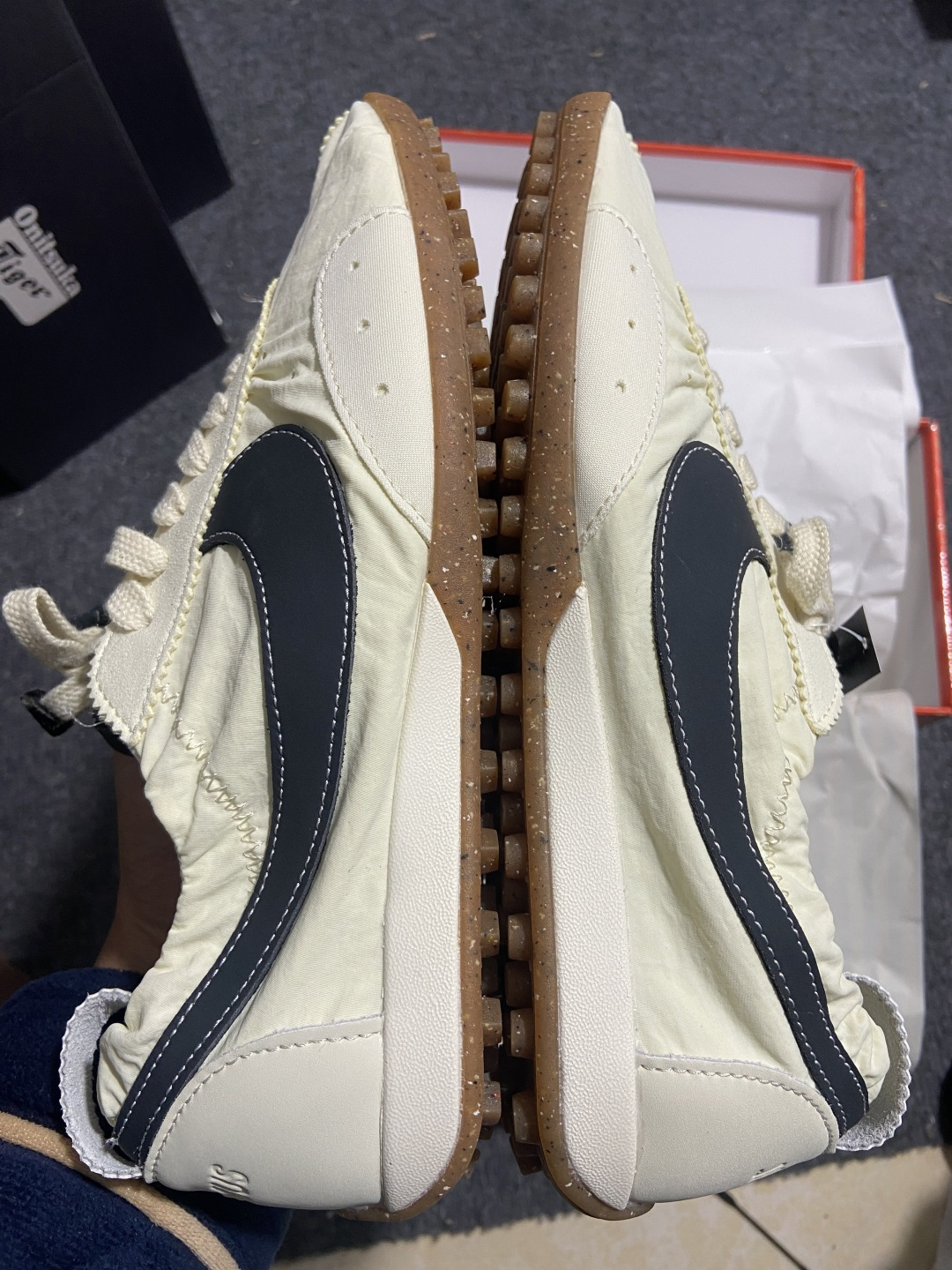 💰NK Moon Shoe x Jacquemus 联名尼龙复古柔软舒适薄底休闲鞋欧美‍走秀‍‍款英伦复