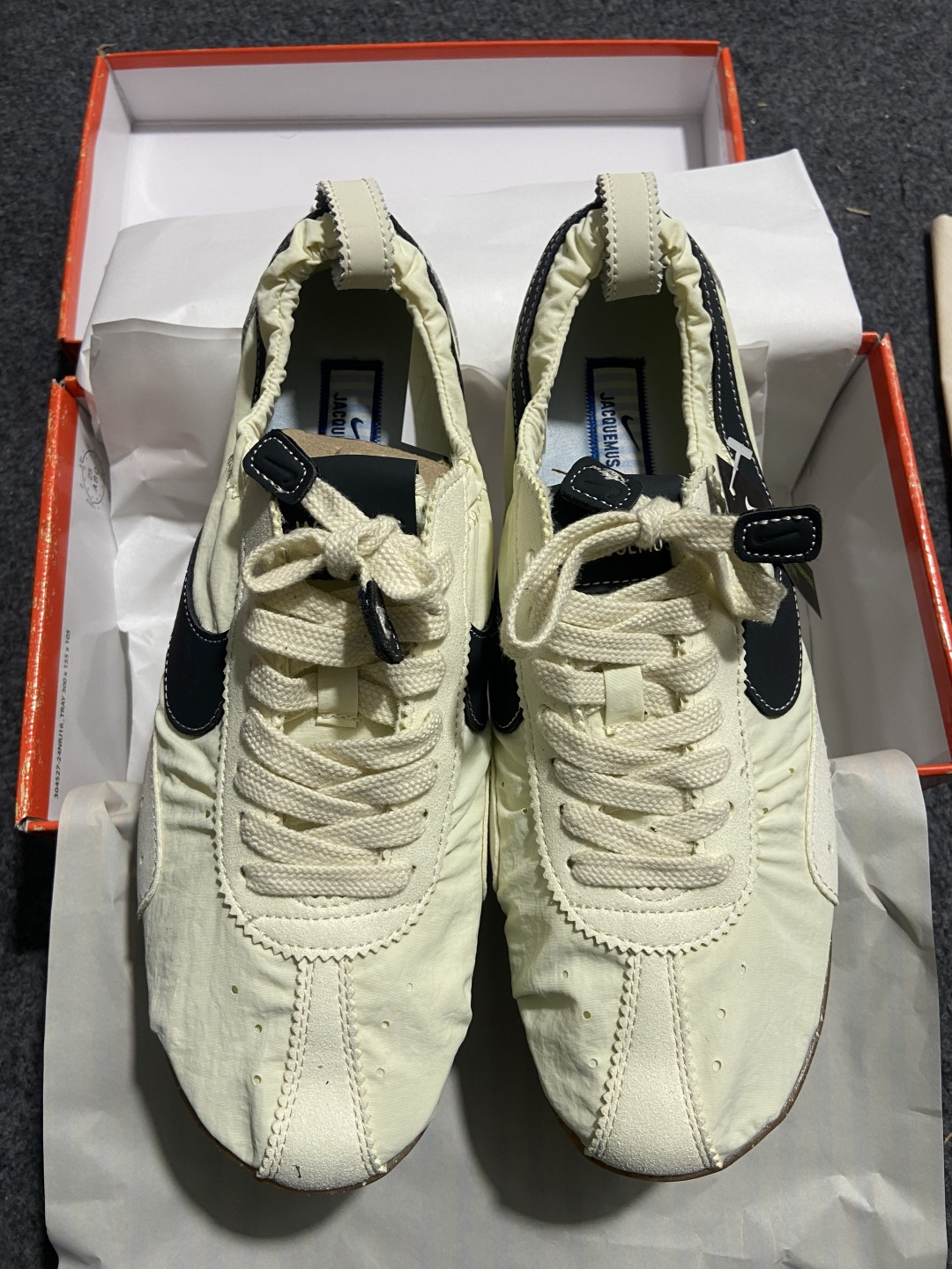 💰NK Moon Shoe x Jacquemus 联名尼龙复古柔软舒适薄底休闲鞋欧美‍走秀‍‍款英伦复