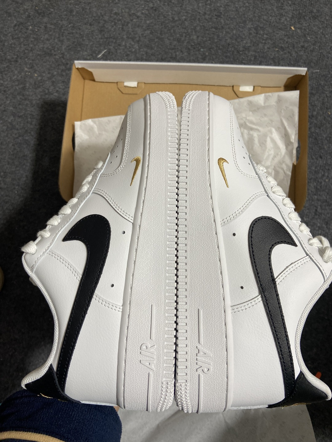 NK Air Force 1 Low '07 空军一号低帮经典板鞋 CZ0270-102 全鞋电脑针车 