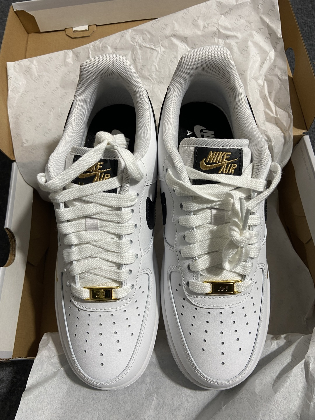 NK Air Force 1 Low '07 空军一号低帮经典板鞋 CZ0270-102 全鞋电脑针车 