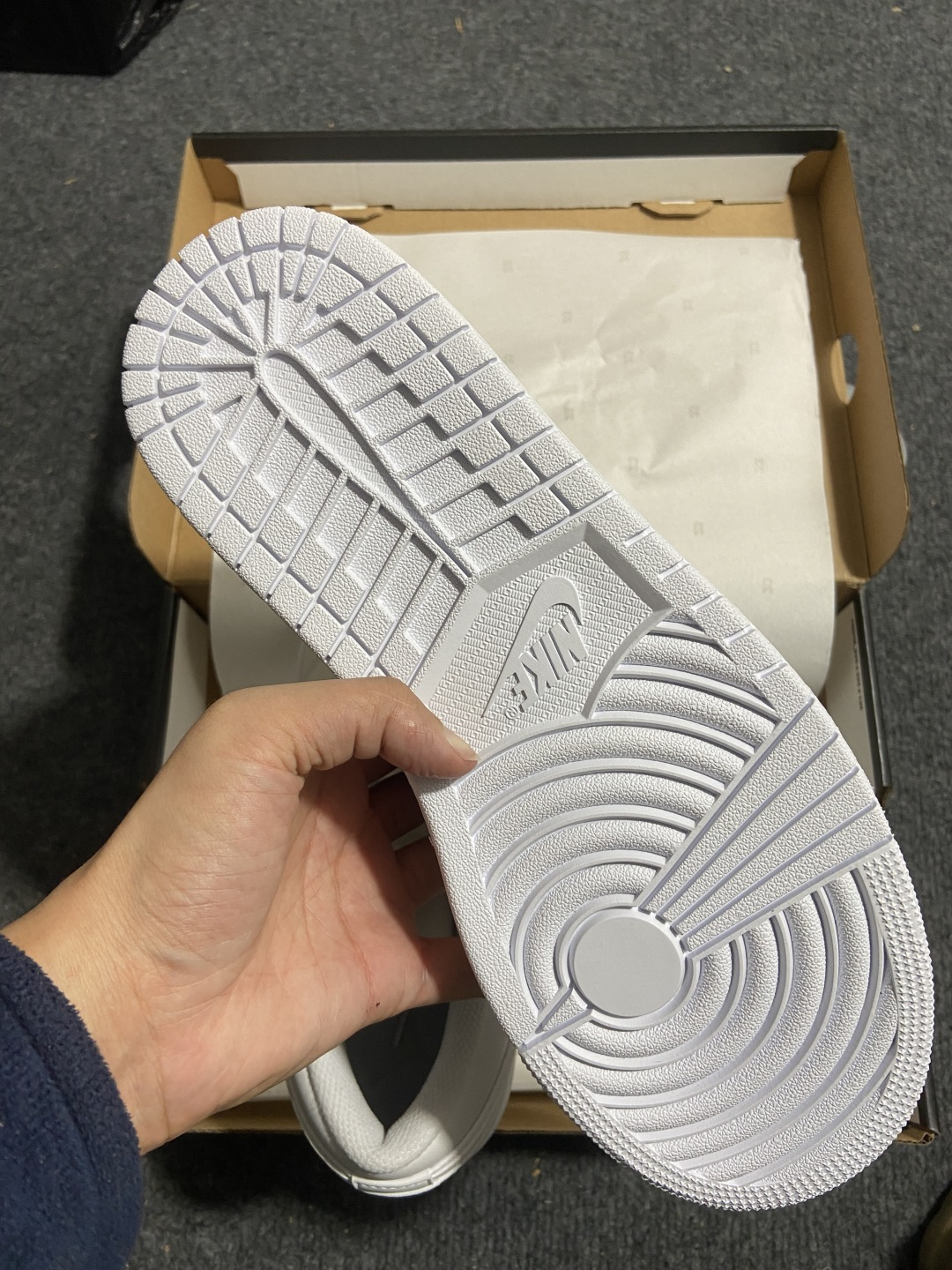 aj1纯白低帮 尺码：35.5-46Air Jordan 1 AJ1 纯白耐克低帮男女小白鞋 -111 