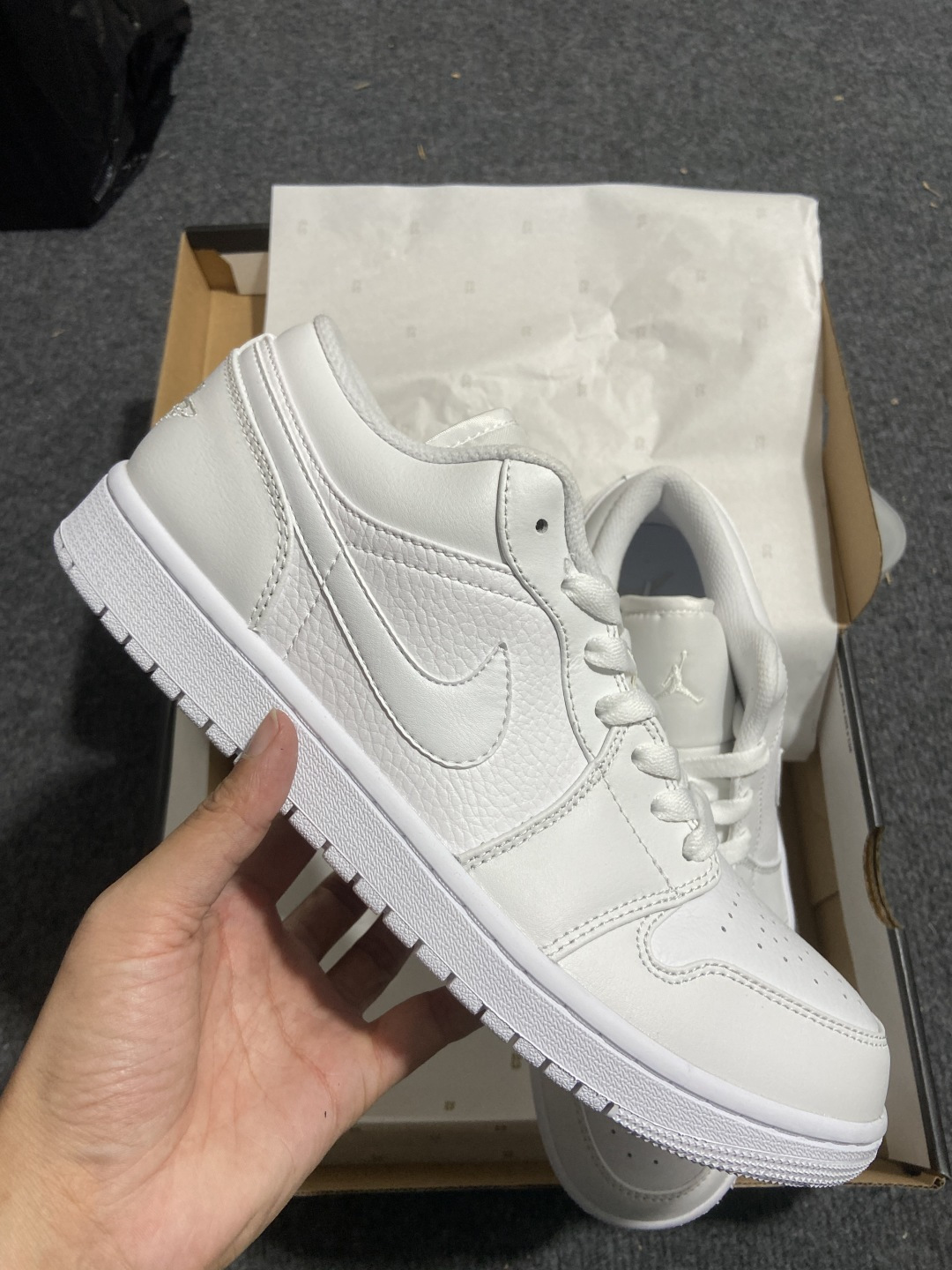 aj1纯白低帮 尺码：35.5-46Air Jordan 1 AJ1 纯白耐克低帮男女小白鞋 -111 