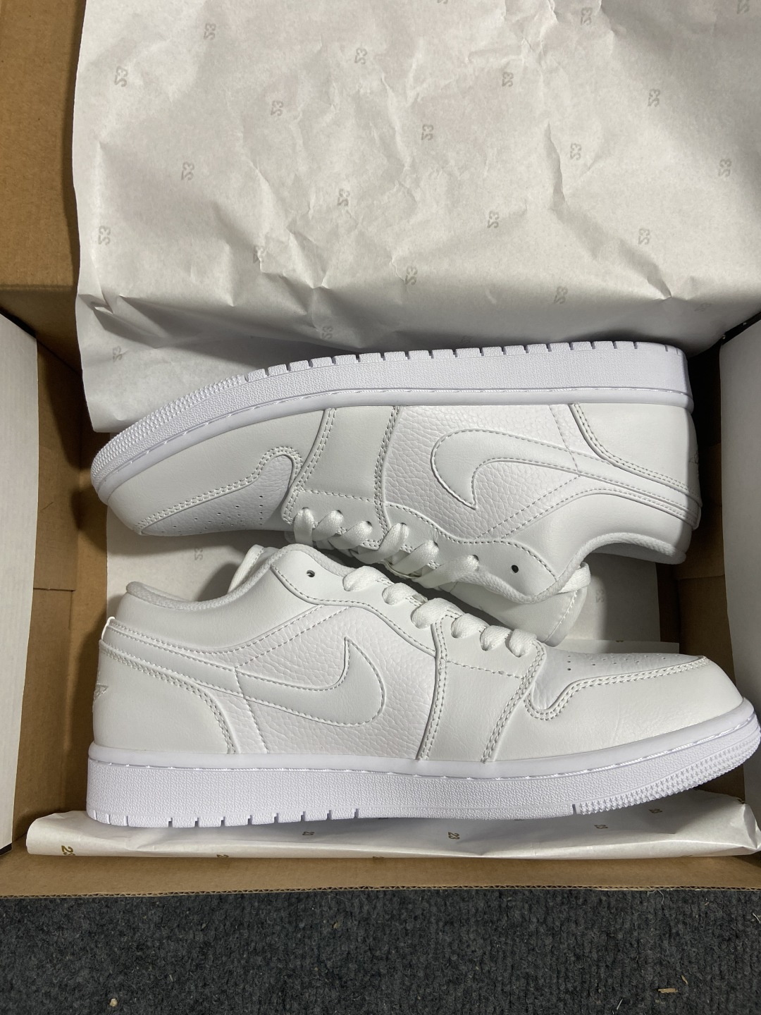 aj1纯白低帮 尺码：35.5-46Air Jordan 1 AJ1 纯白耐克低帮男女小白鞋 -111 