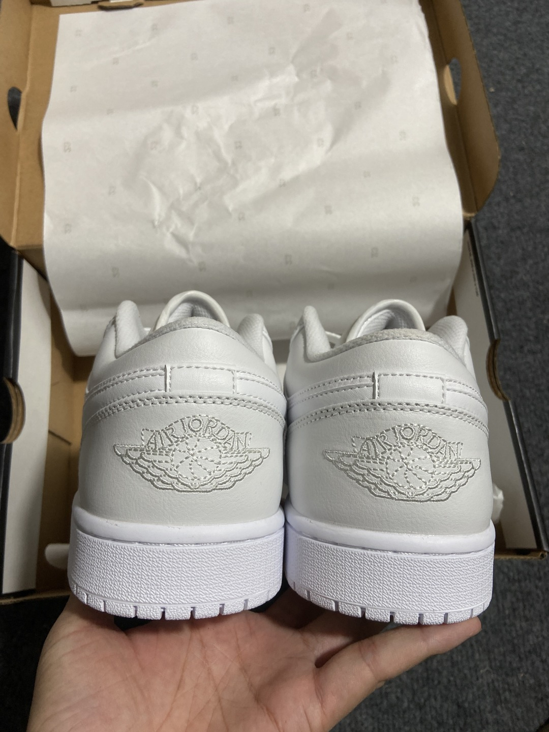 aj1纯白低帮 尺码：35.5-46Air Jordan 1 AJ1 纯白耐克低帮男女小白鞋 -111 