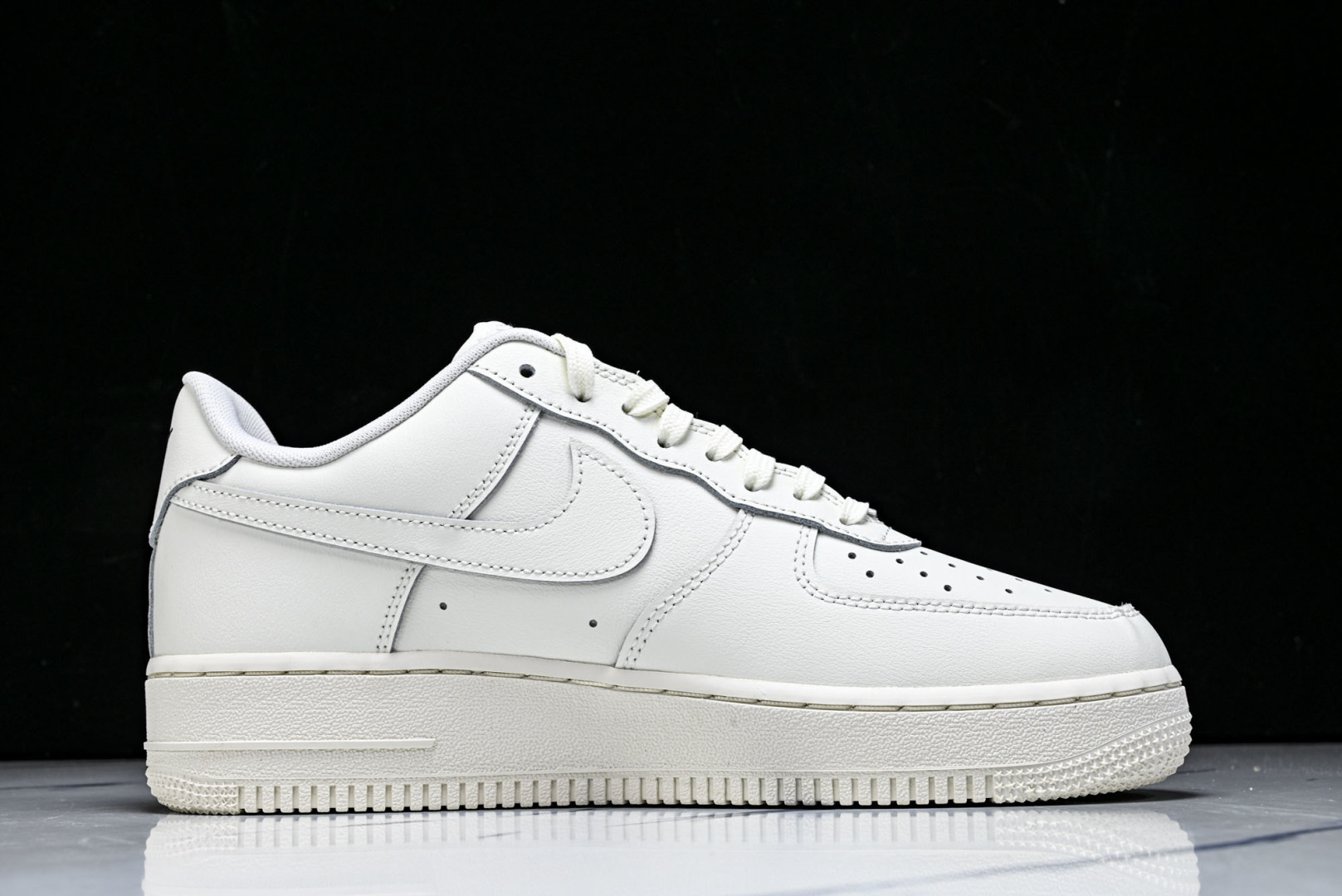 AF1低帮 尺36-46纯原版出品-Nike Air Force 1'07 ESS 空军一号低帮休闲板鞋