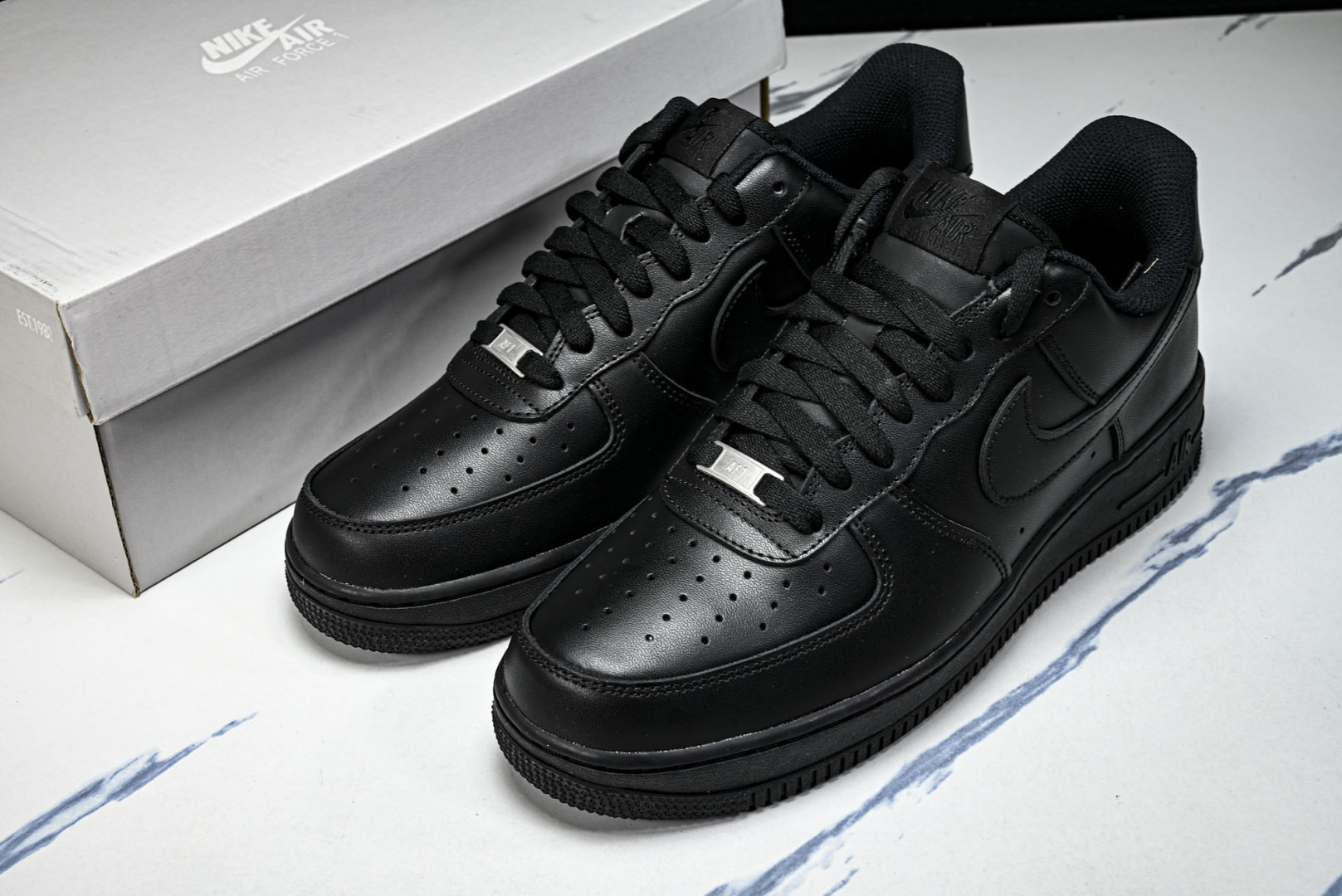 AF1低帮 尺36-46纯原版出品-Nike Air Force 1'07 ESS 空军一号低帮休闲板鞋