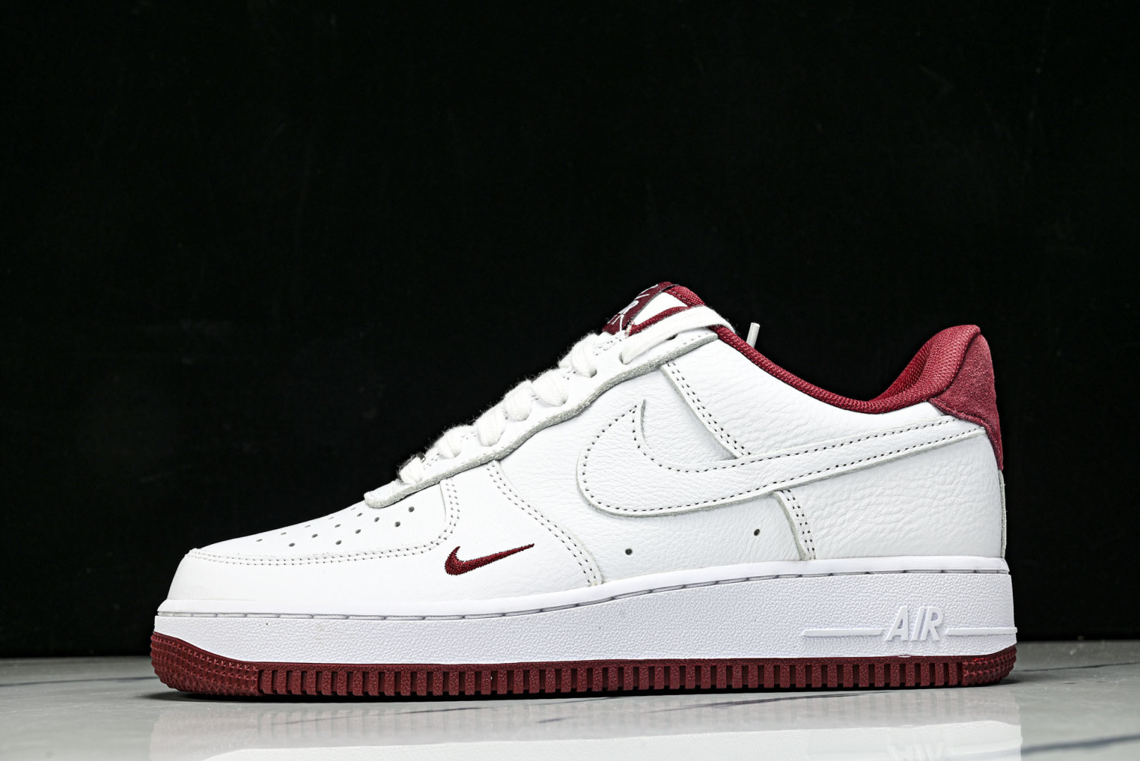 AF1低帮 尺36-46纯原版出品-Nike Air Force 1'07 ESS 空军一号低帮休闲板鞋