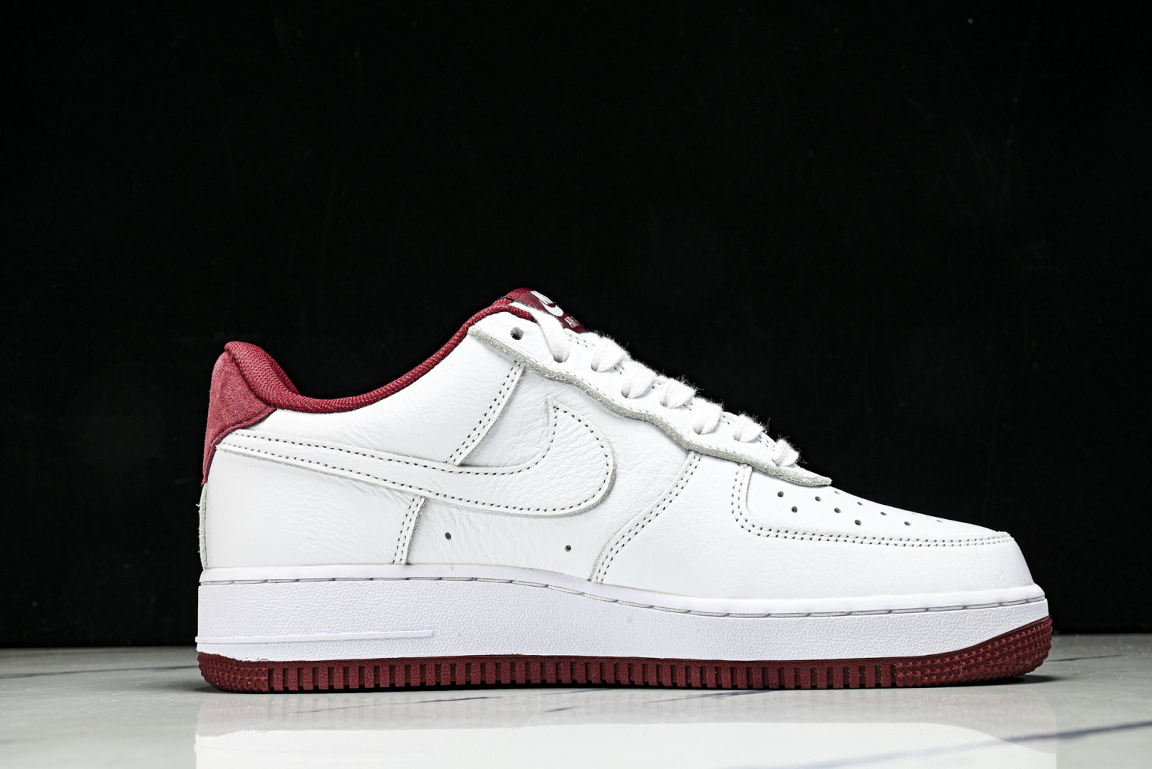 AF1低帮 尺36-46纯原版出品-Nike Air Force 1'07 ESS 空军一号低帮休闲板鞋