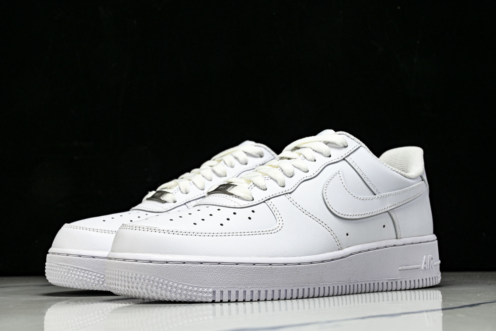 AF1低帮 尺36-46纯原版出品-Nike Air Force 1'07 ESS 空军一号低帮休闲板鞋