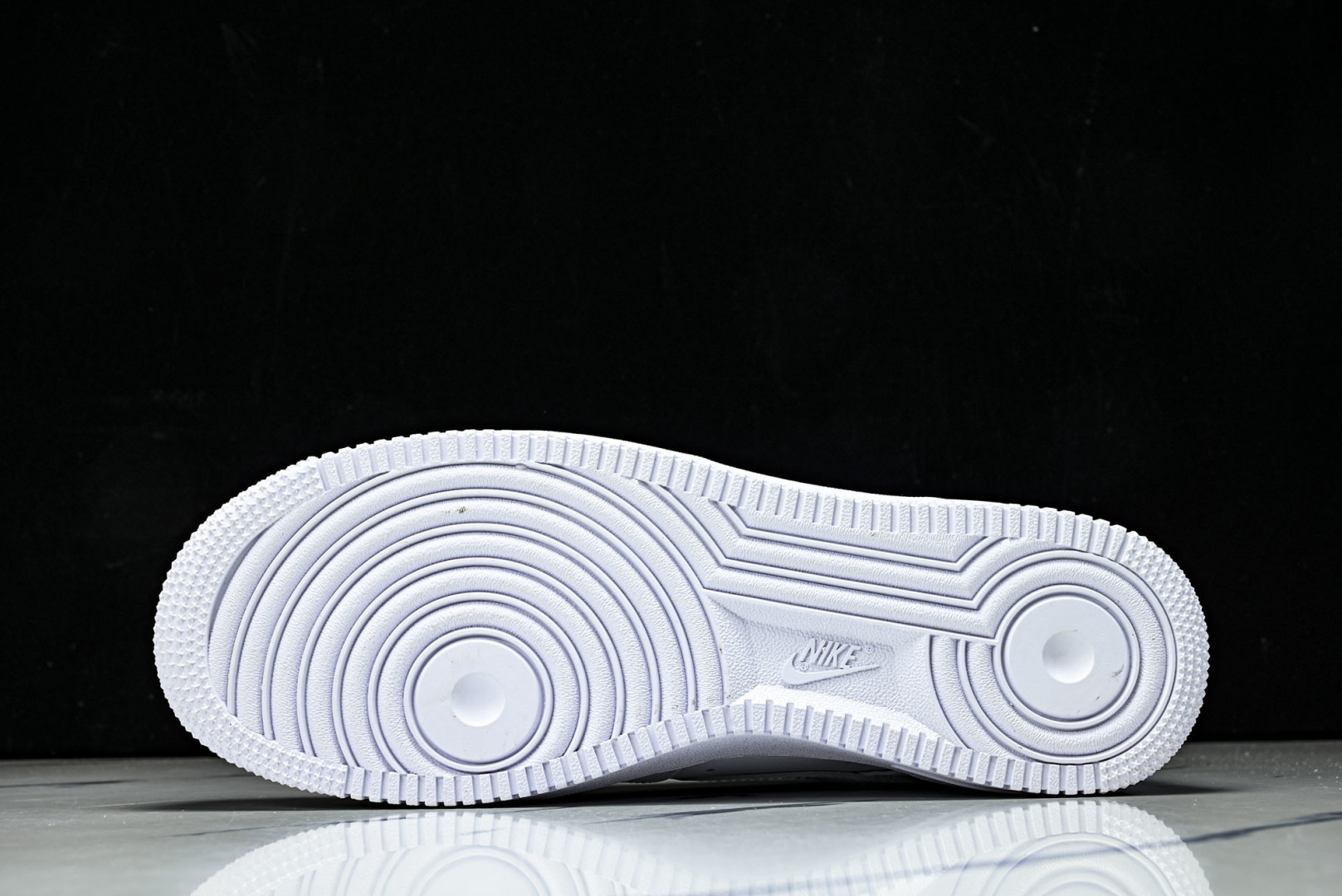 AF1低帮 尺36-46纯原版出品-Nike Air Force 1'07 ESS 空军一号低帮休闲板鞋