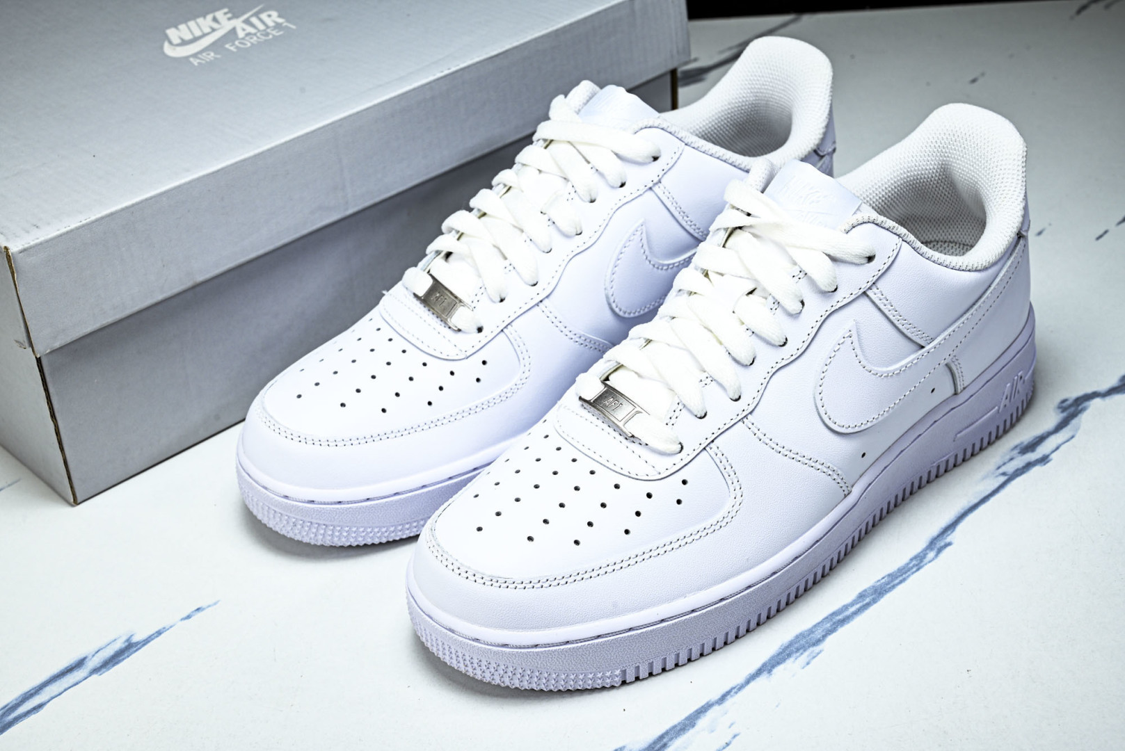 AF1低帮 尺36-46纯原版出品-Nike Air Force 1'07 ESS 空军一号低帮休闲板鞋