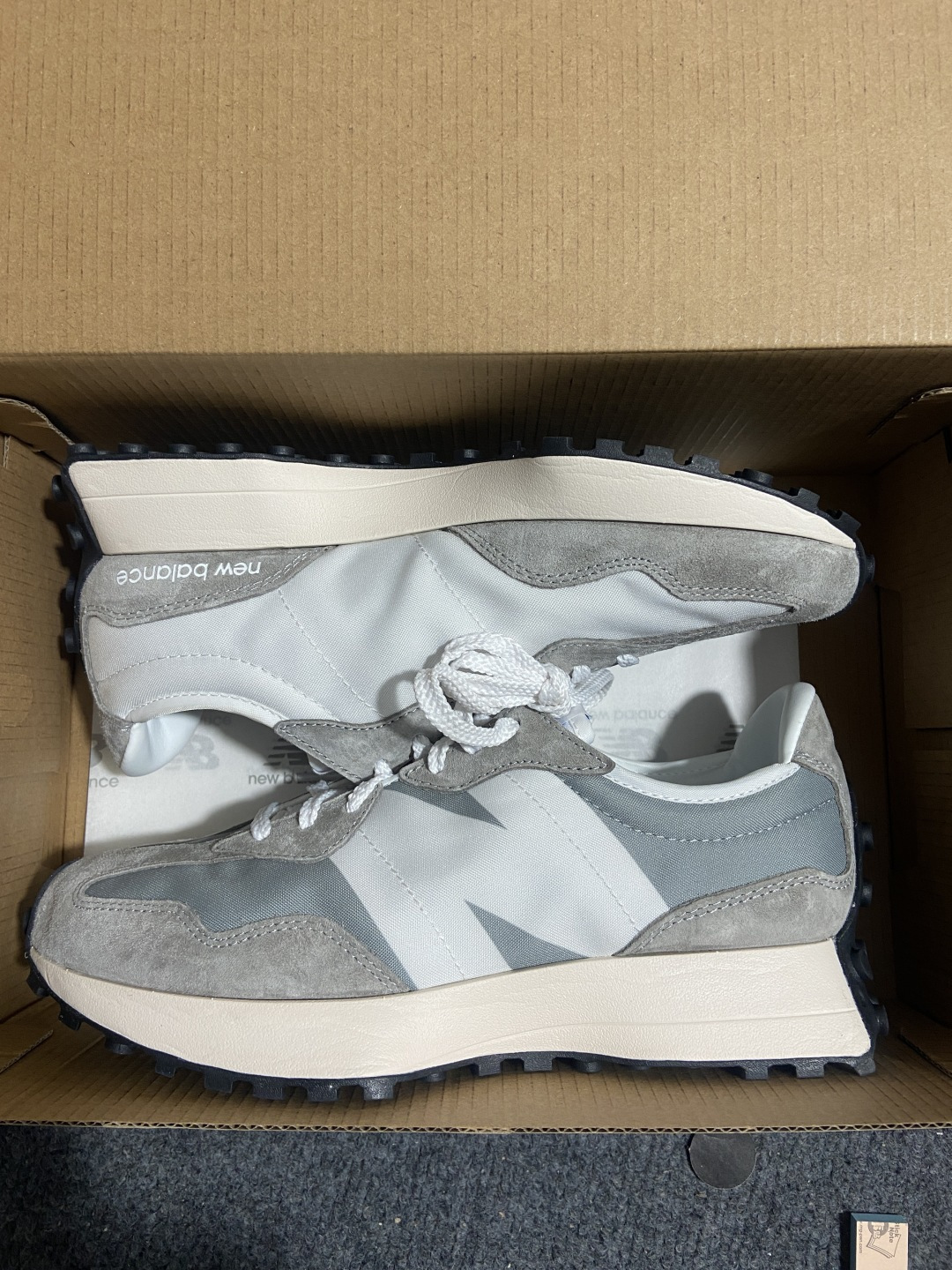 New Balance 447 元祖灰货号：MS327LAB尺码：36 37 37.5 38 38.5 