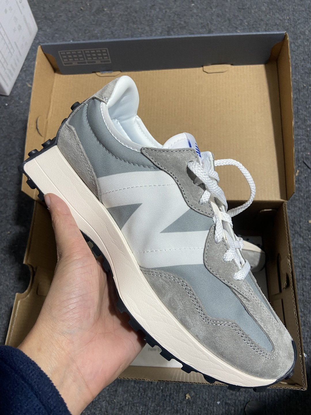 New Balance 447 元祖灰货号：MS327LAB尺码：36 37 37.5 38 38.5 