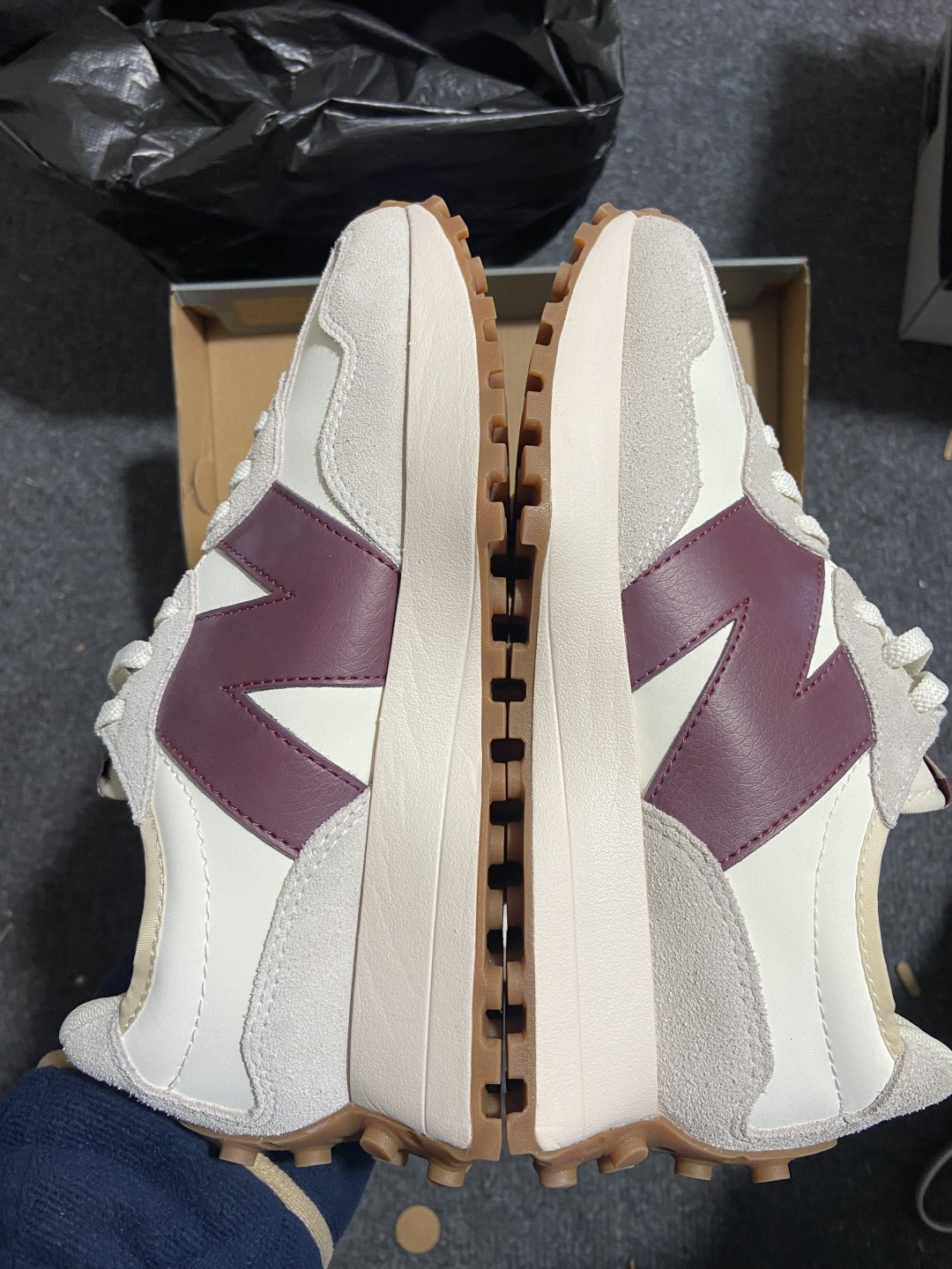 New Balance 327系列 白灰红货号：WS327KA尺码：36 36.5 37 37.5 38