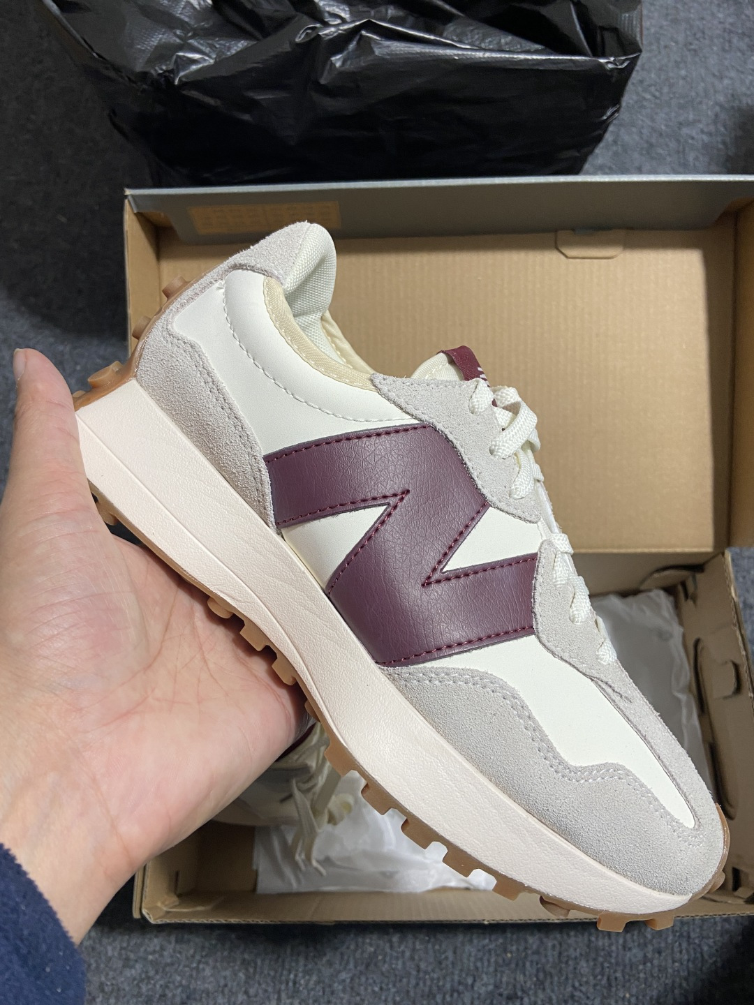 New Balance 327系列 白灰红货号：WS327KA尺码：36 36.5 37 37.5 38