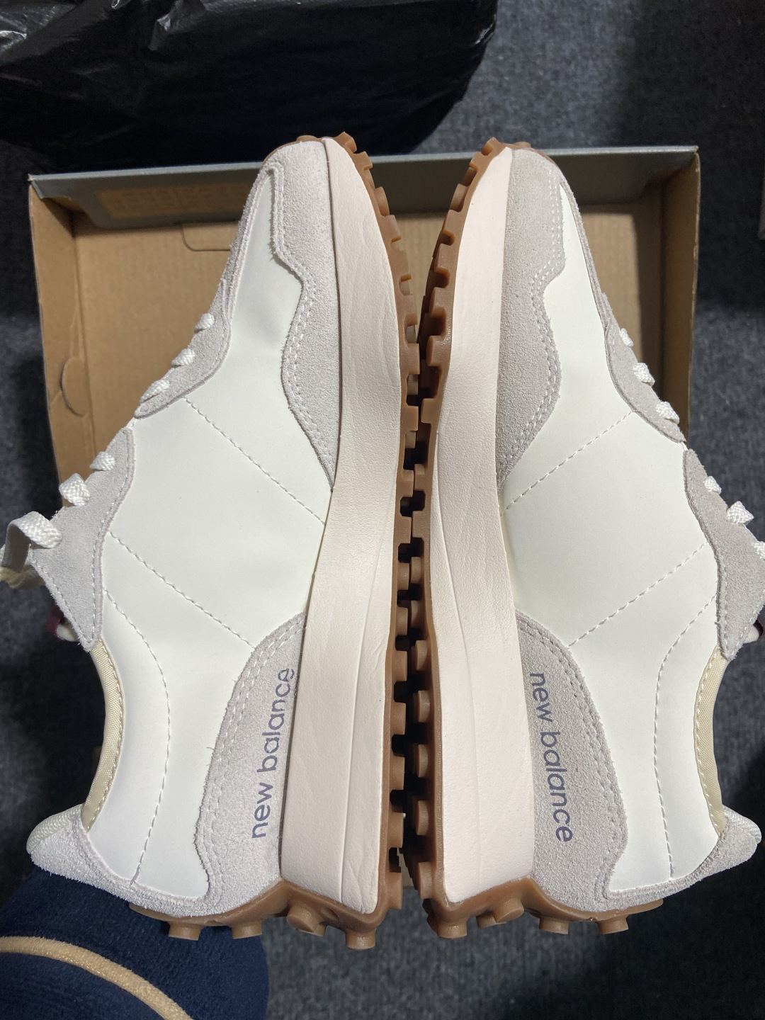 New Balance 327系列 白灰红货号：WS327KA尺码：36 36.5 37 37.5 38