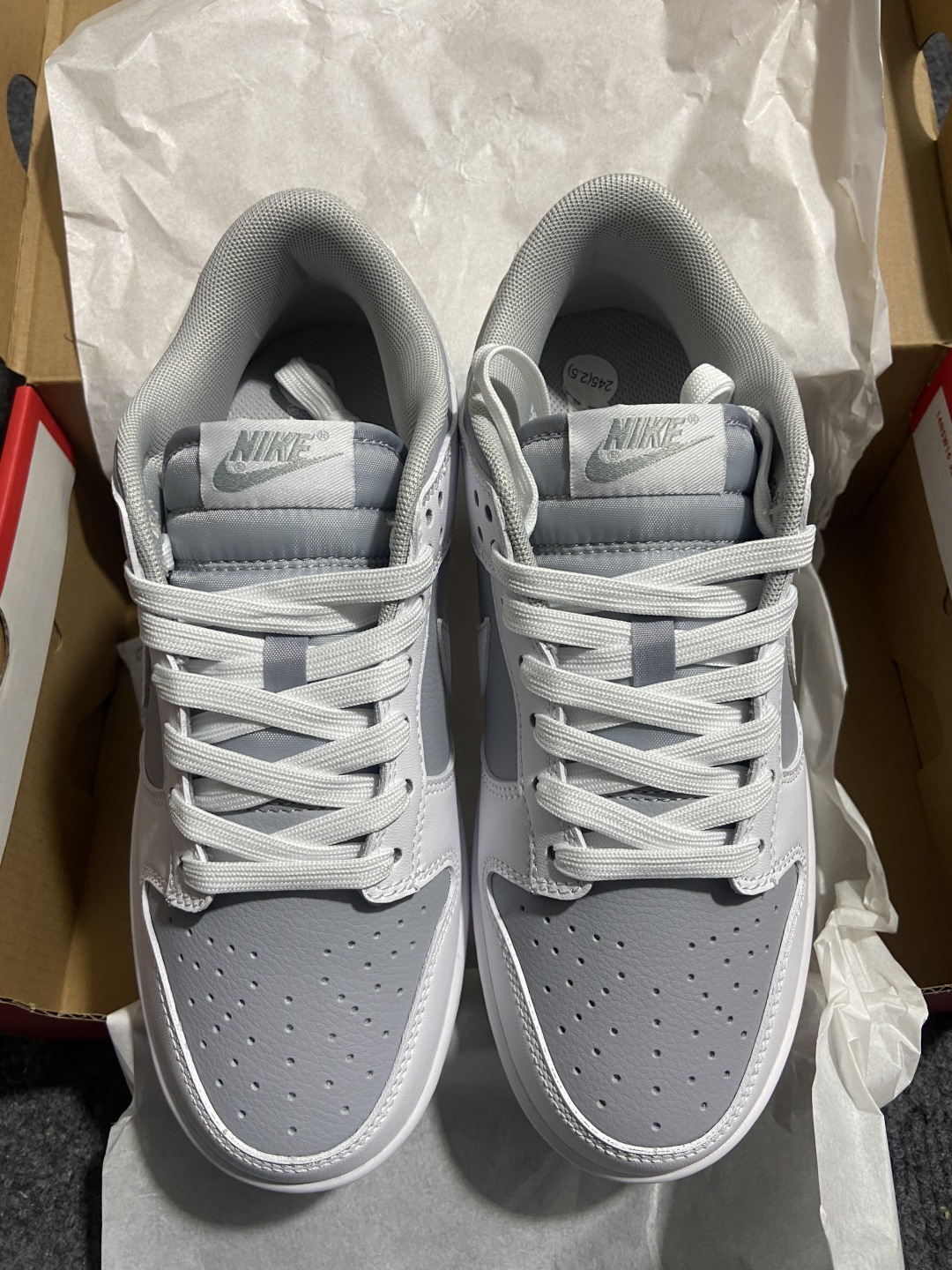 Nike Dunk Low Retro 狼灰白货号：DJ6188 003尺码：36 36.5 37.5 