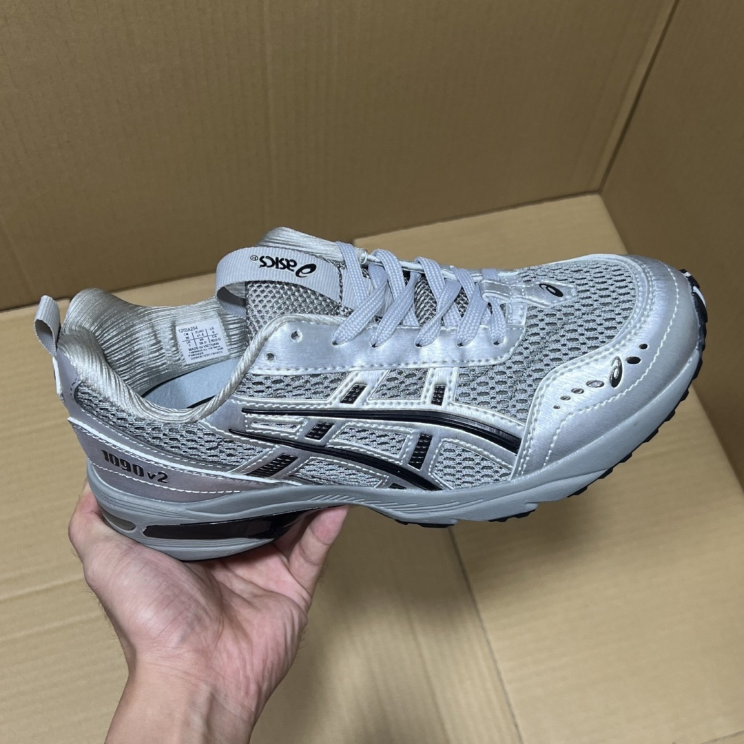 特价纯原亚瑟士GEL系列特价！尺码36-45，现货输出！大厂出品，市场原纯原版本！细节 做工 材料都是行