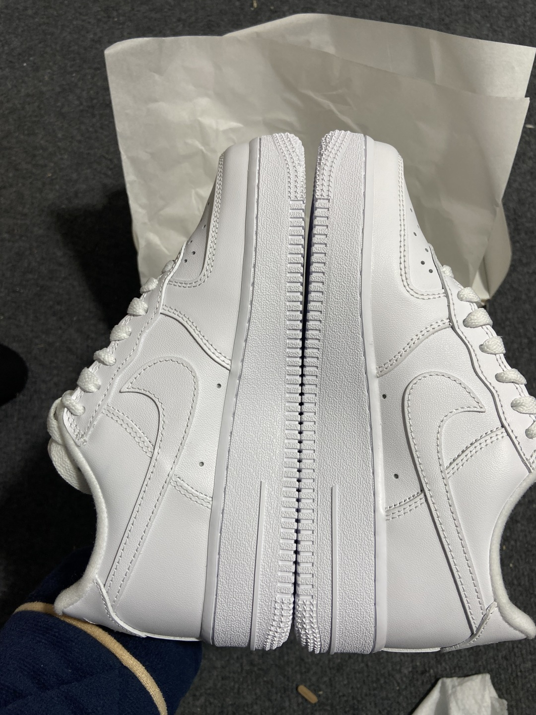 Supreme白红 尺码:35.5-47.5出品- Supreme X NK AIR Force 1 L