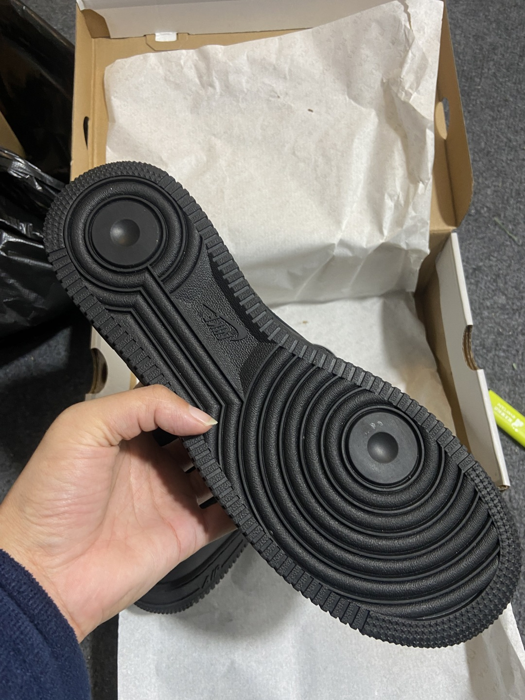 特价中 Nike Air Force 1'07 黑色 黑武士货号：CW2288 001尺码：36 36.