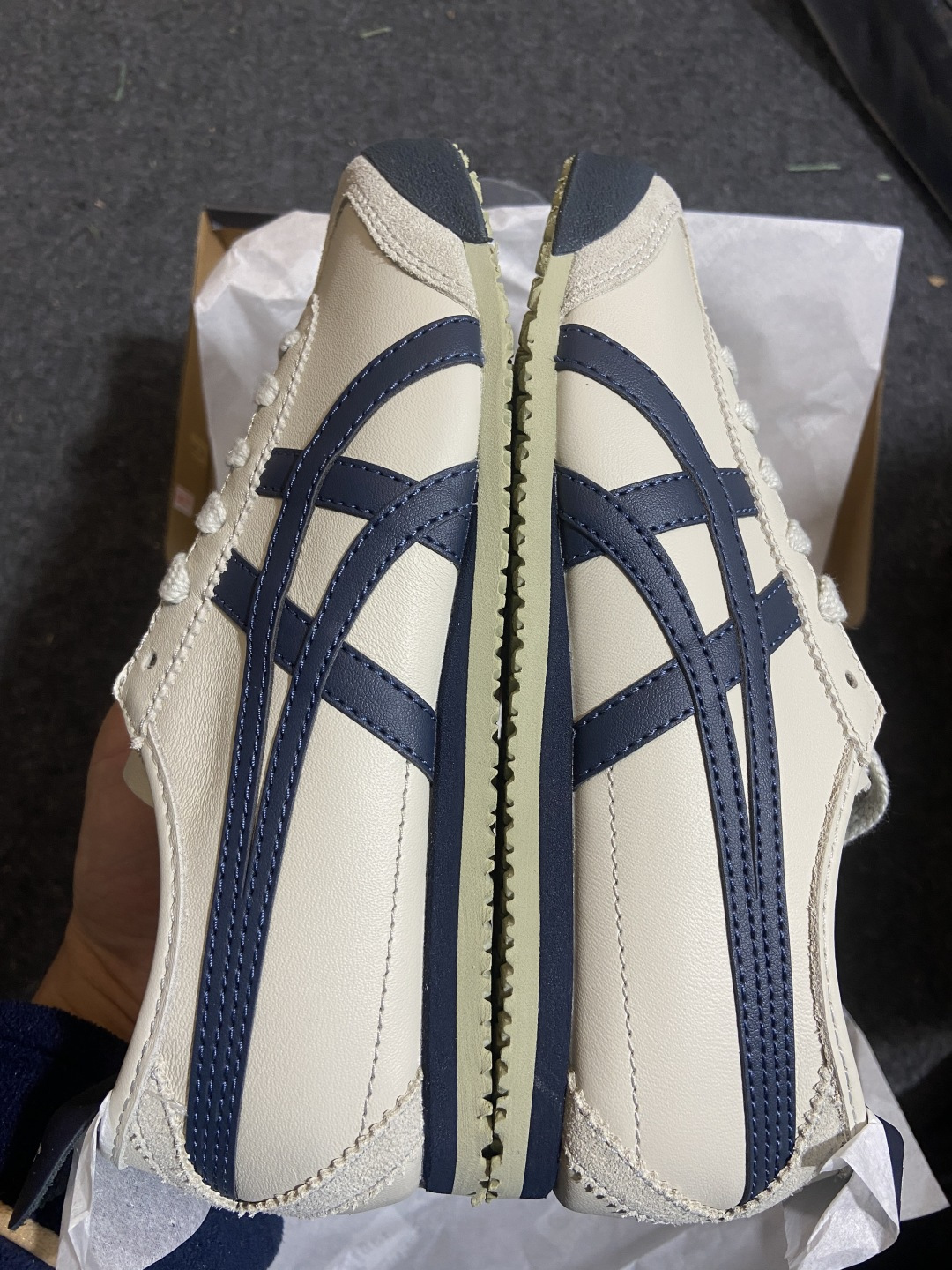 版型 用料 细节 清洁度 公司级别 可对比同价位 Onitsuka Tiger鬼塚虎 MEXICO 66