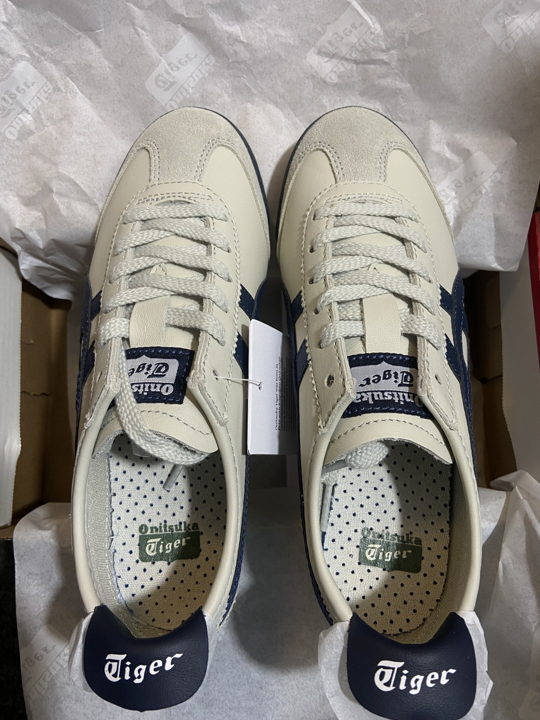 版型 用料 细节 清洁度 公司级别 可对比同价位 Onitsuka Tiger鬼塚虎 MEXICO 66