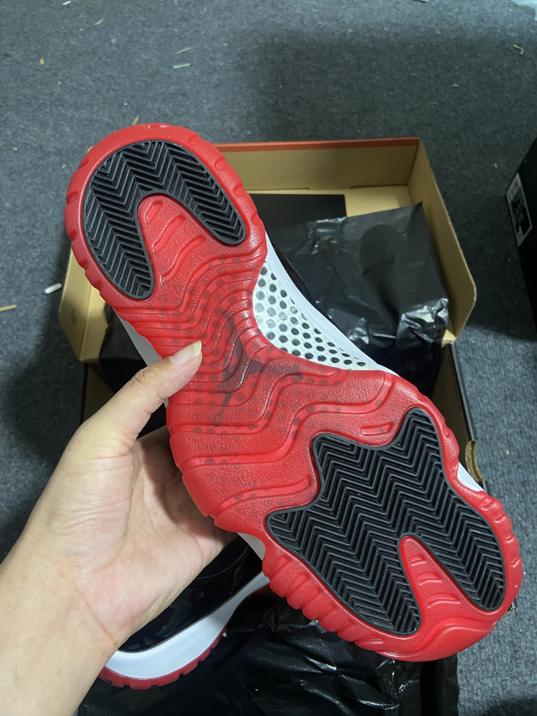 【纯原版：乔11】黑红白 Jordan Air Jordan 11 Bred 季后赛 篮球鞋 男女同款货