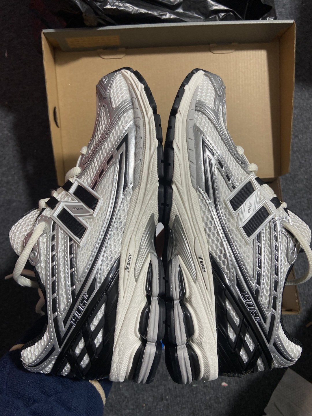 New Balance NB 1906R 黑银 M1906RER尺码：36 37 37.5 38 38.