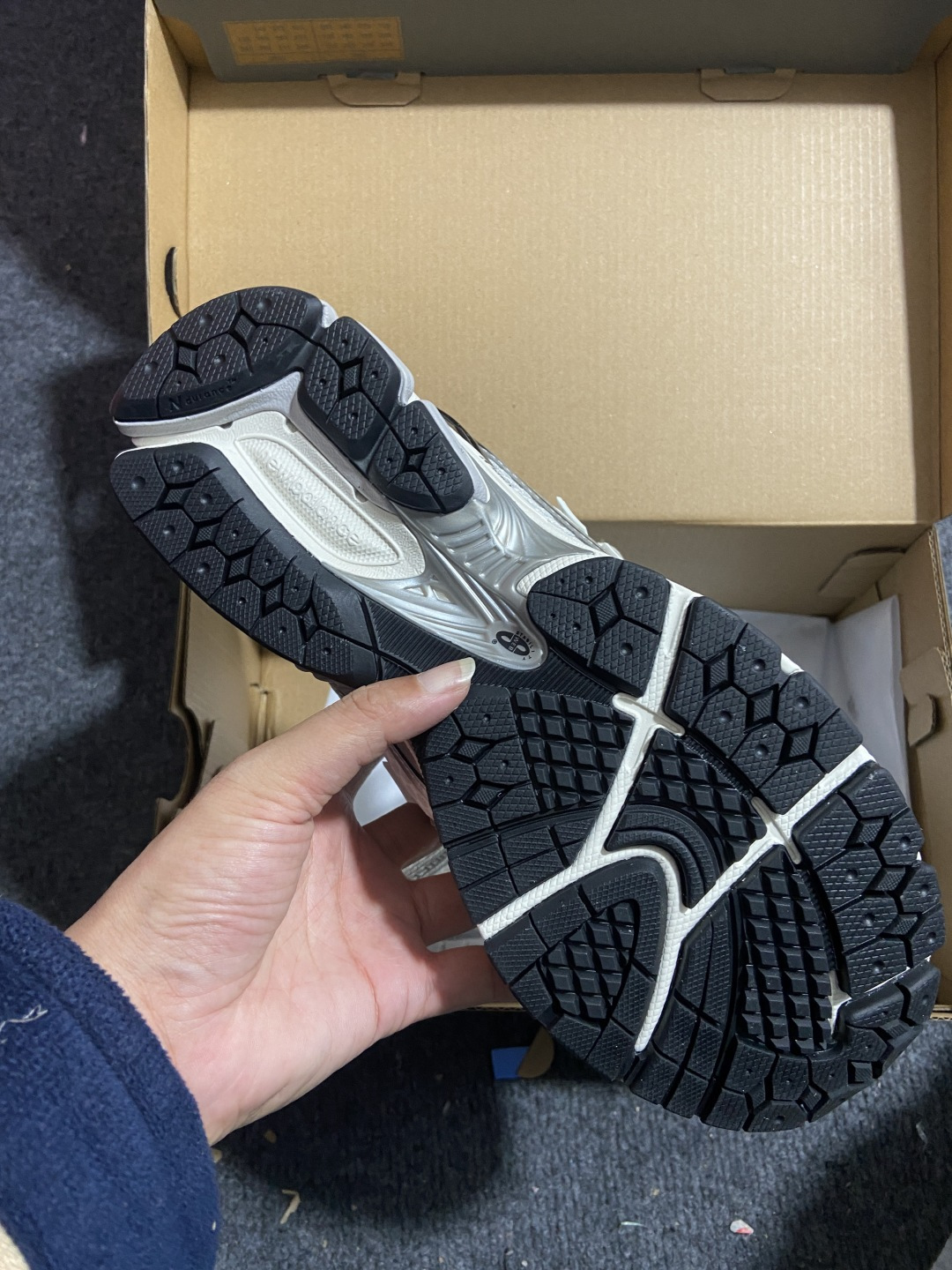 New Balance NB 1906R 黑银 M1906RER尺码：36 37 37.5 38 38.