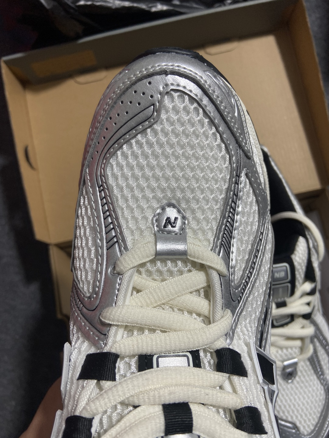 New Balance NB 1906R 黑银 M1906RER尺码：36 37 37.5 38 38.