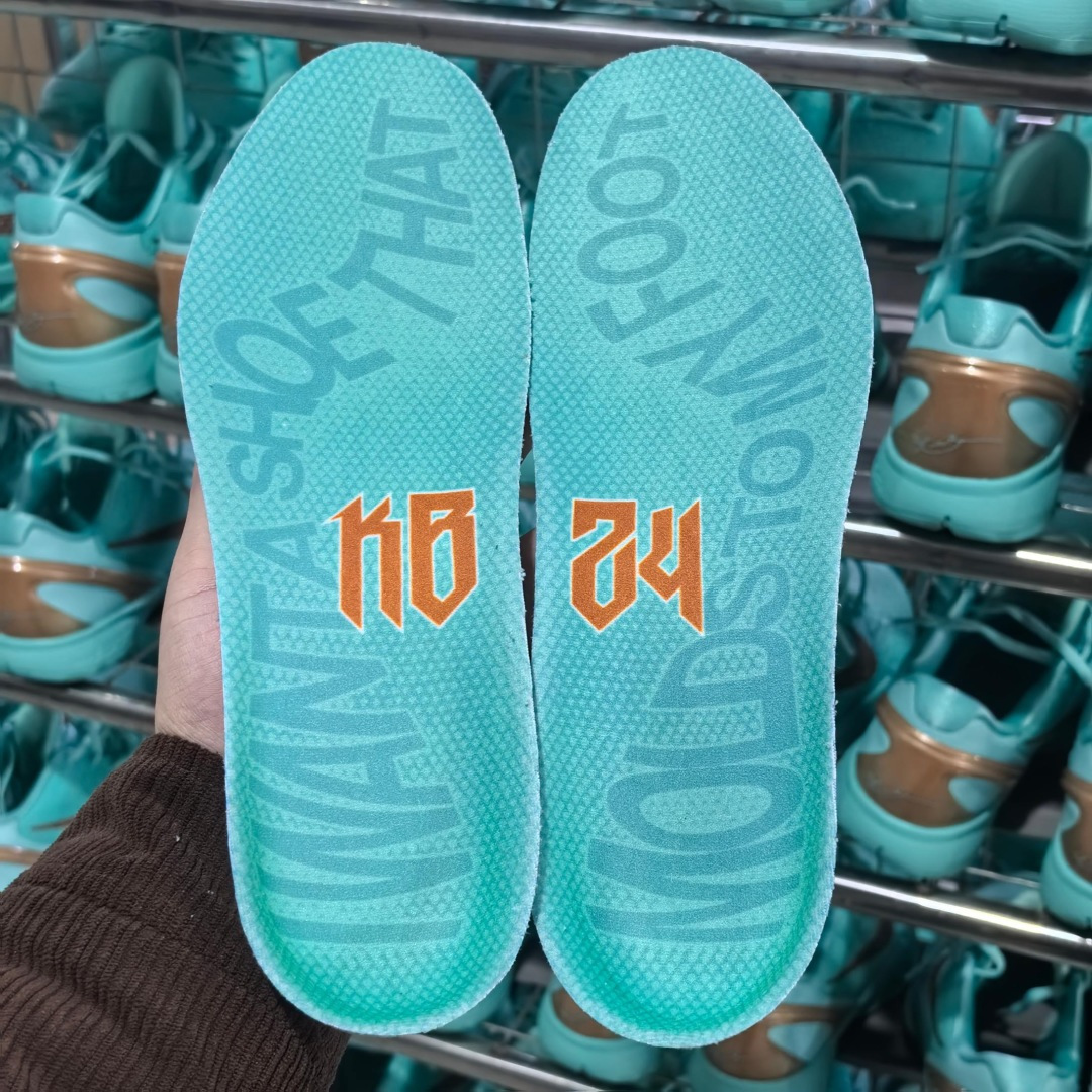 新品出货科比6系列自由女神 即将全码来袭 大货细节实拍 目前圈内No.1 第一梯队毋庸置疑 40/40.