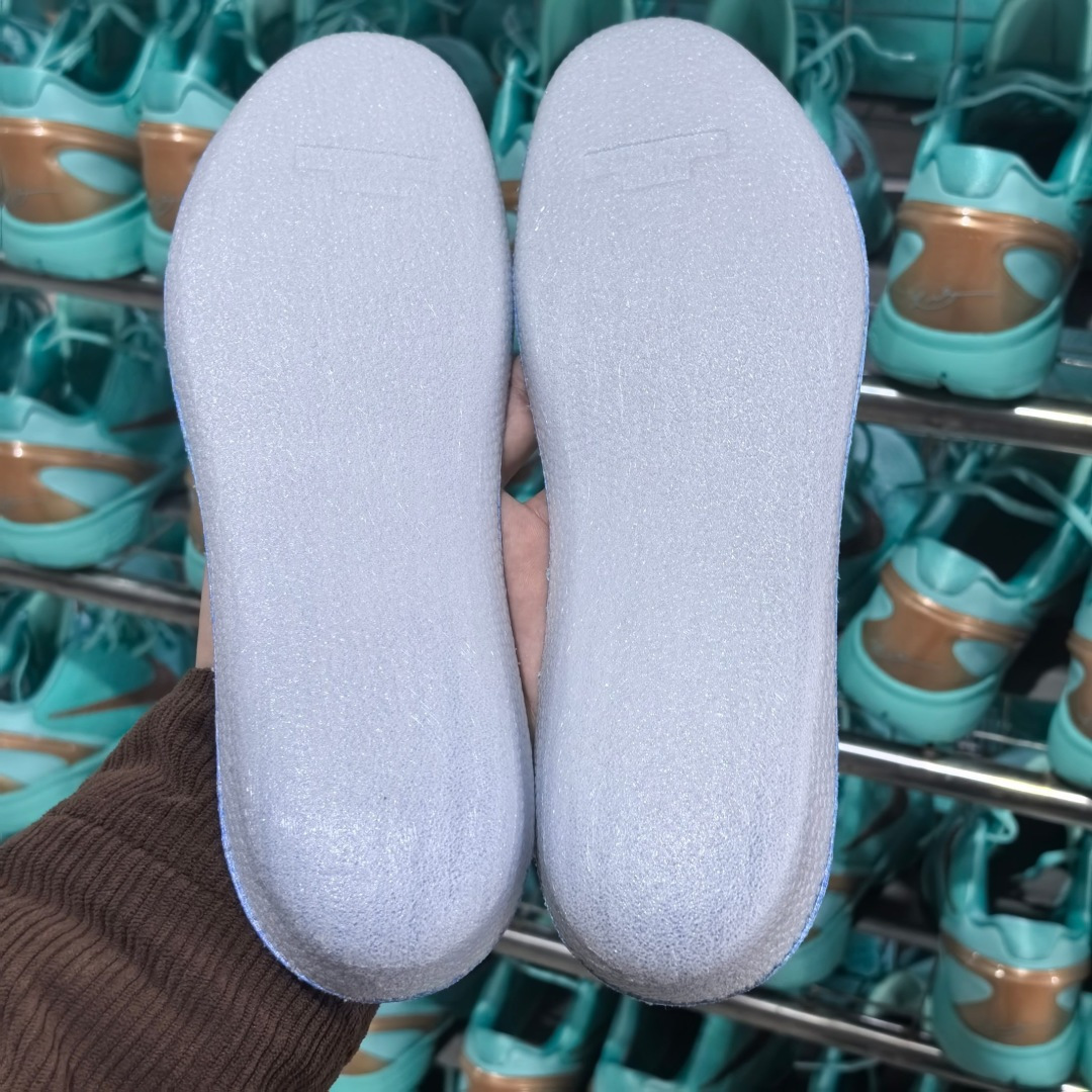 新品出货科比6系列自由女神 即将全码来袭 大货细节实拍 目前圈内No.1 第一梯队毋庸置疑 40/40.