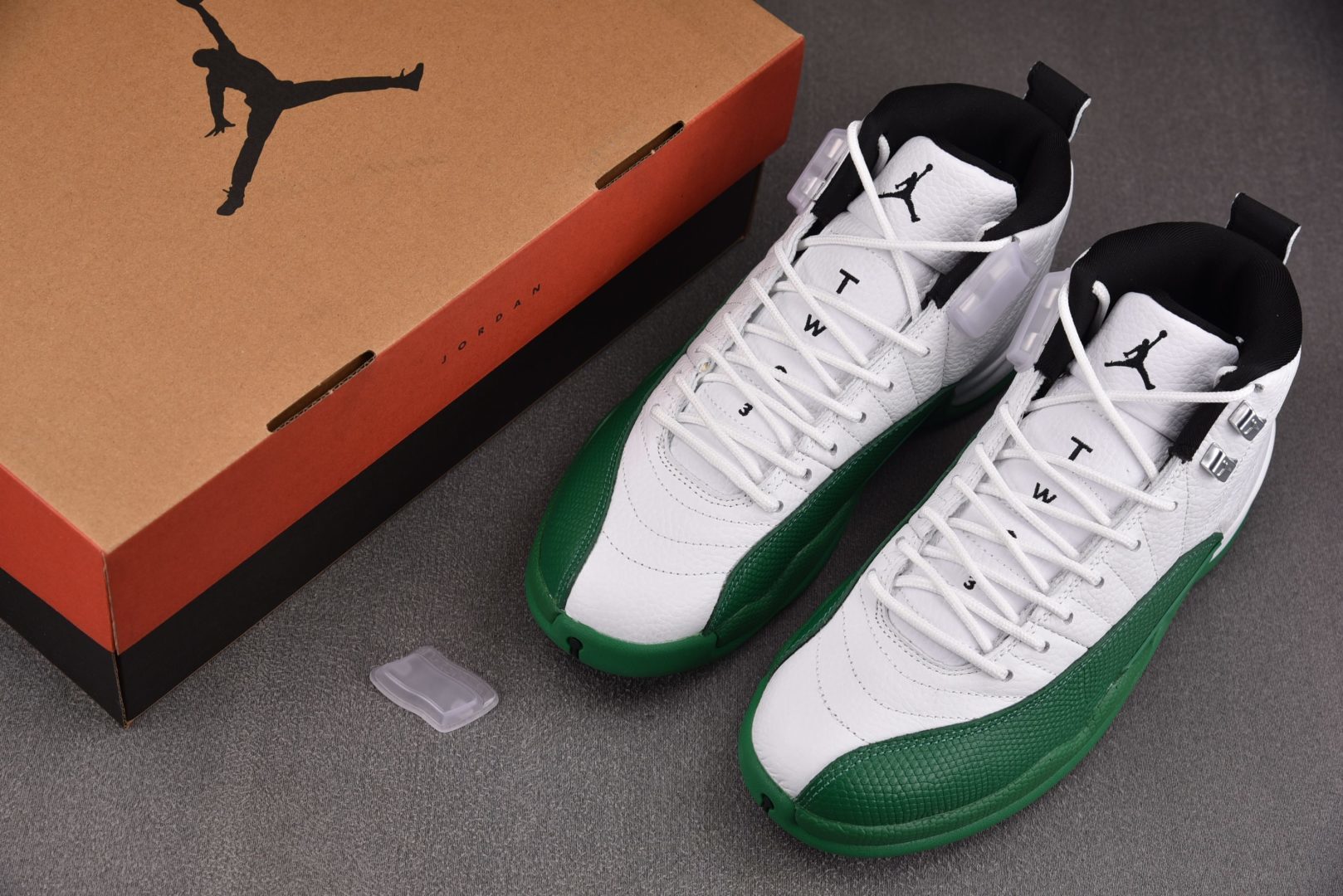 AJ12 EUR:40-47.5纯原版出品-Air Jordan 12 Retro Bucks 白绿 C