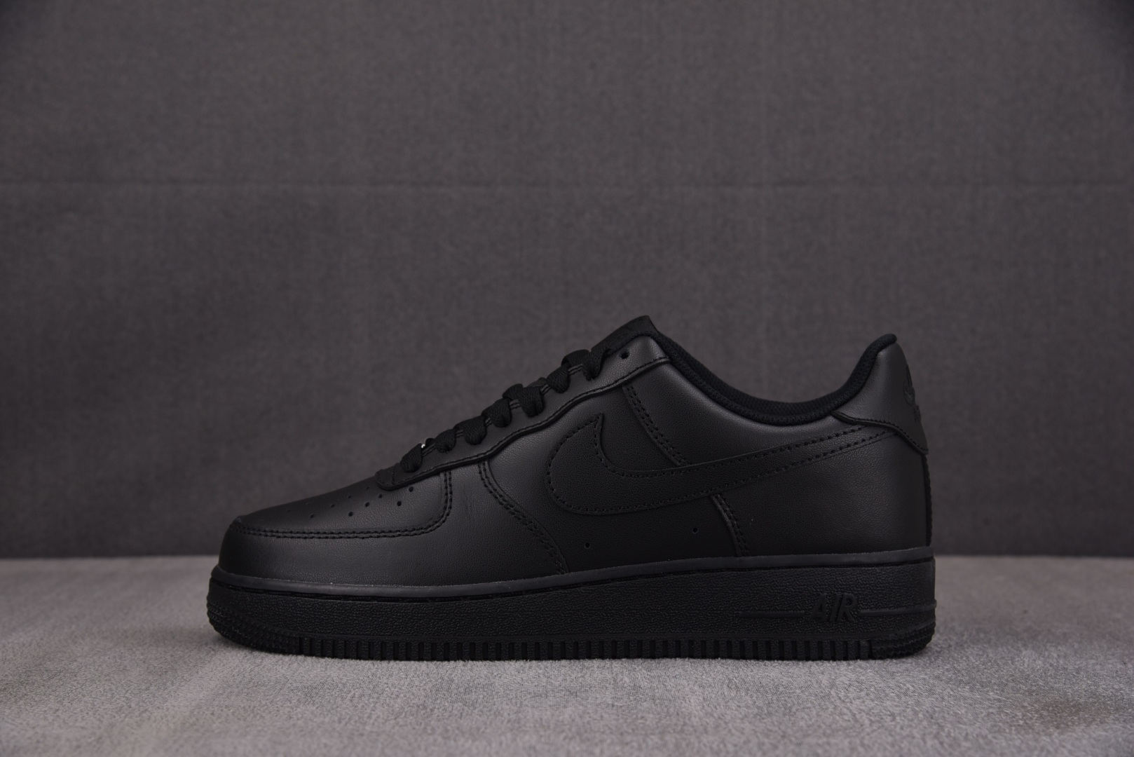 AF1黑 EUR:35.5-48.5纯原版出品-NK Air Force 1 Low '07 Black